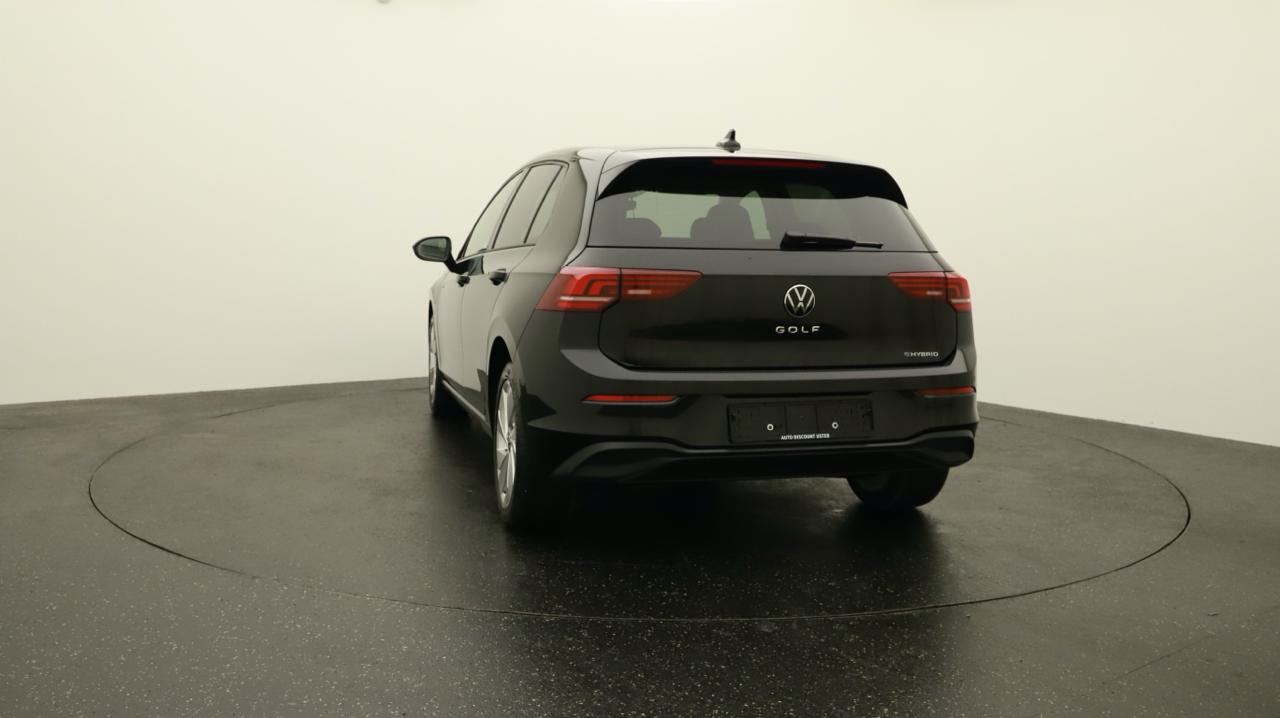 VW Golf VIII 1.5 TSI PHEV Limited-image-3
