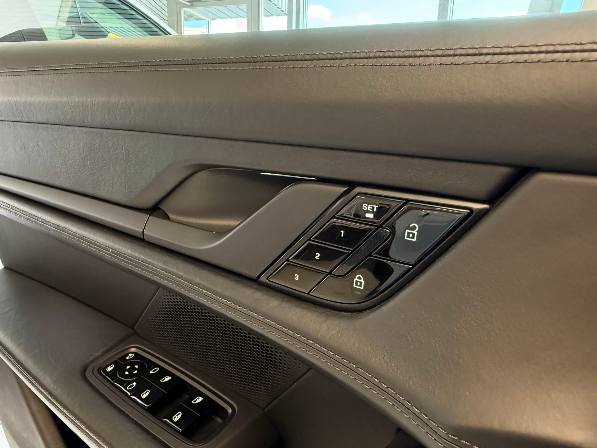 PORSCHE Taycan Turbo-image-25