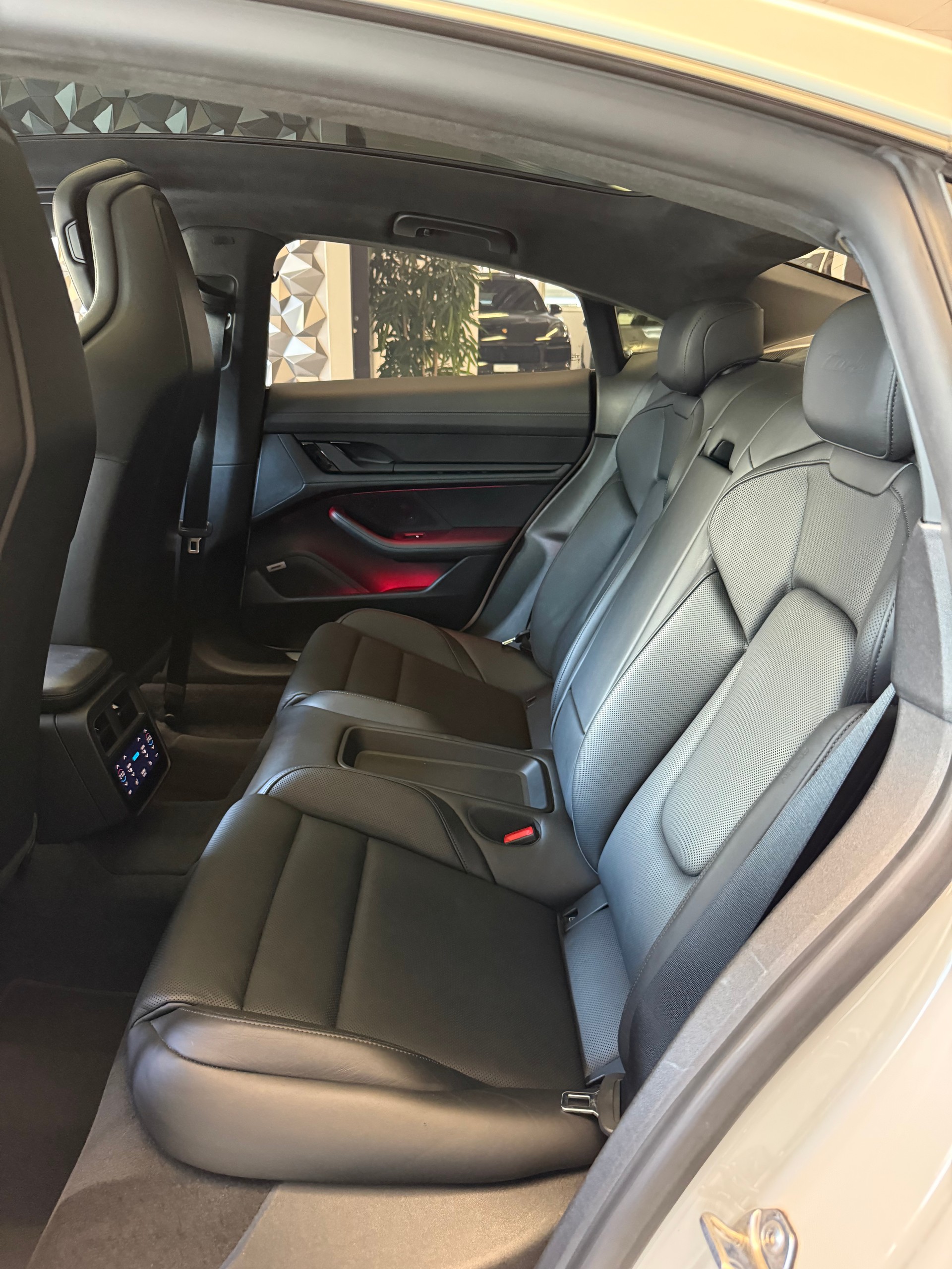 PORSCHE Taycan Turbo-image-9