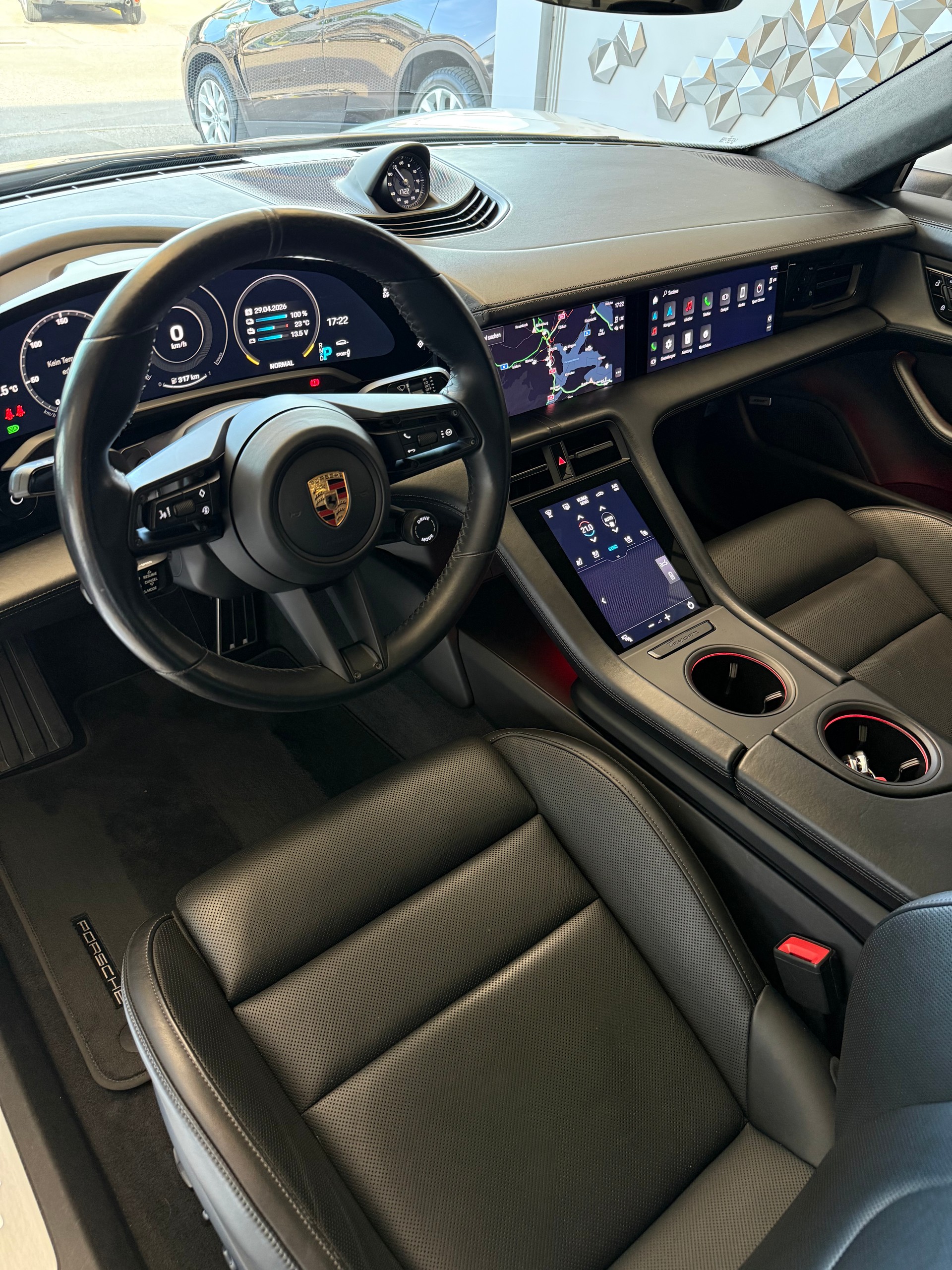PORSCHE Taycan Turbo-image-5