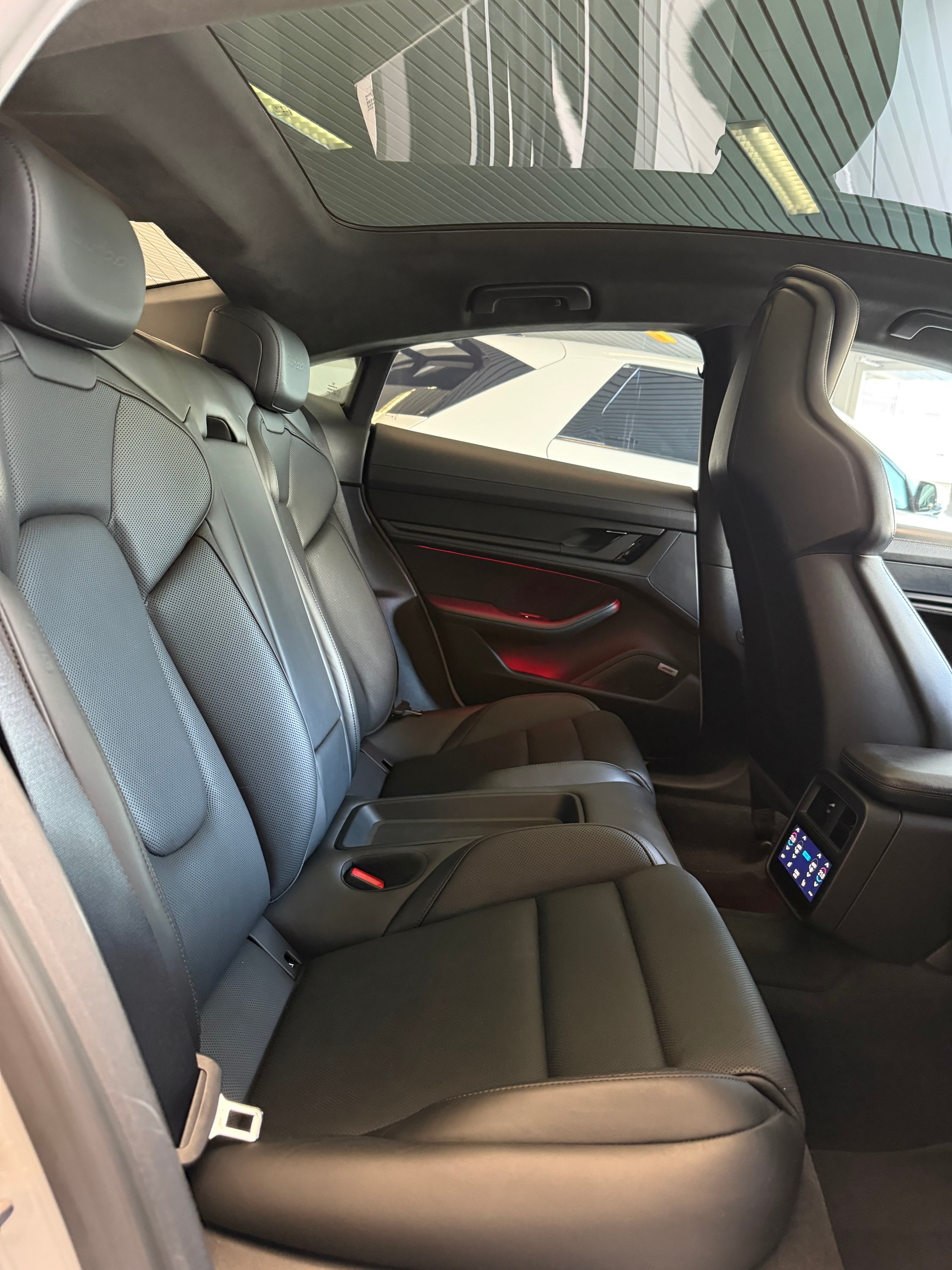 PORSCHE Taycan Turbo-image-12
