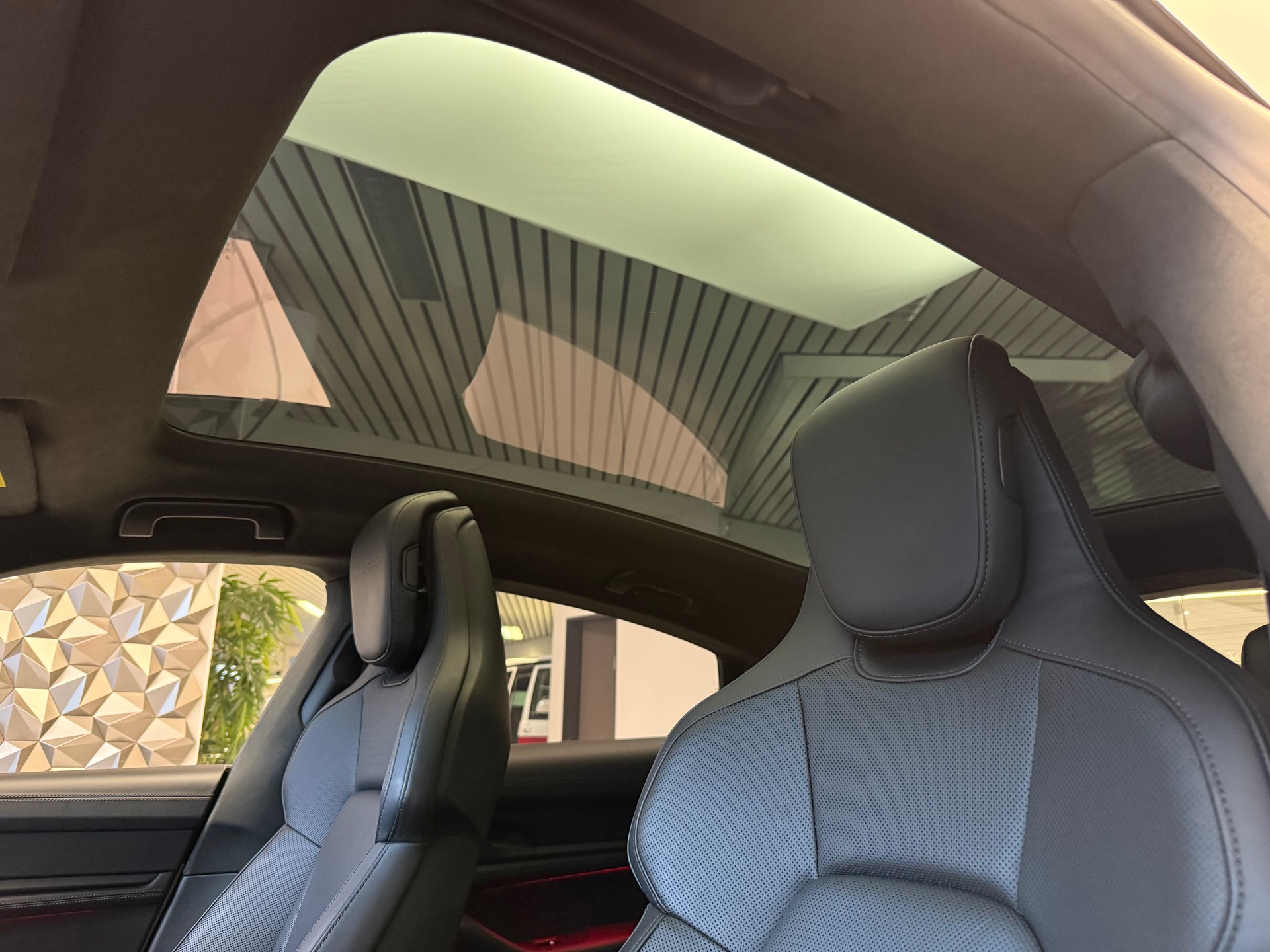 PORSCHE Taycan Turbo-image-7