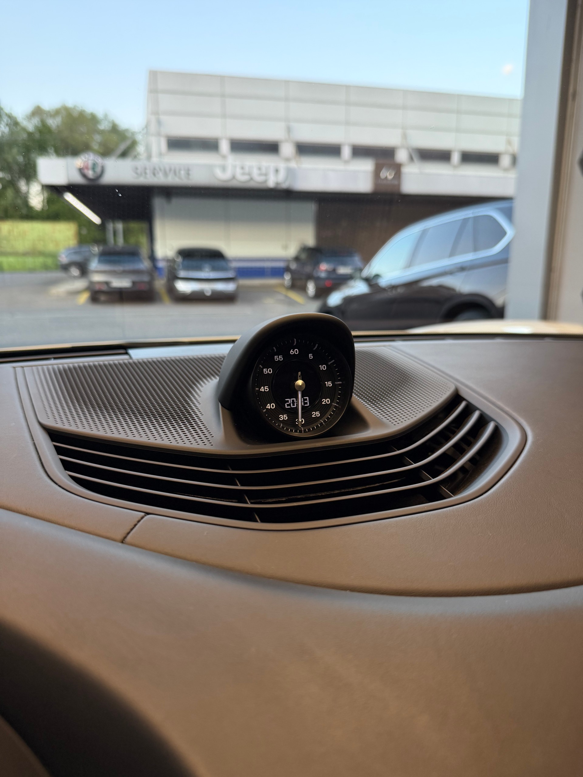 PORSCHE Taycan Turbo-image-16