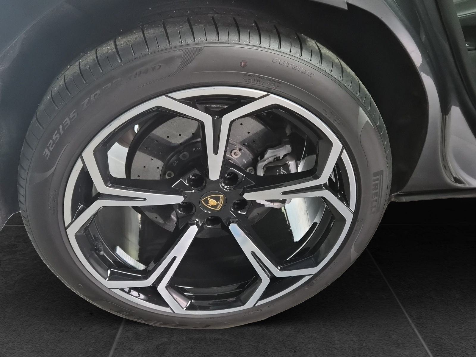 LAMBORGHINI Urus E-Gear-image-7