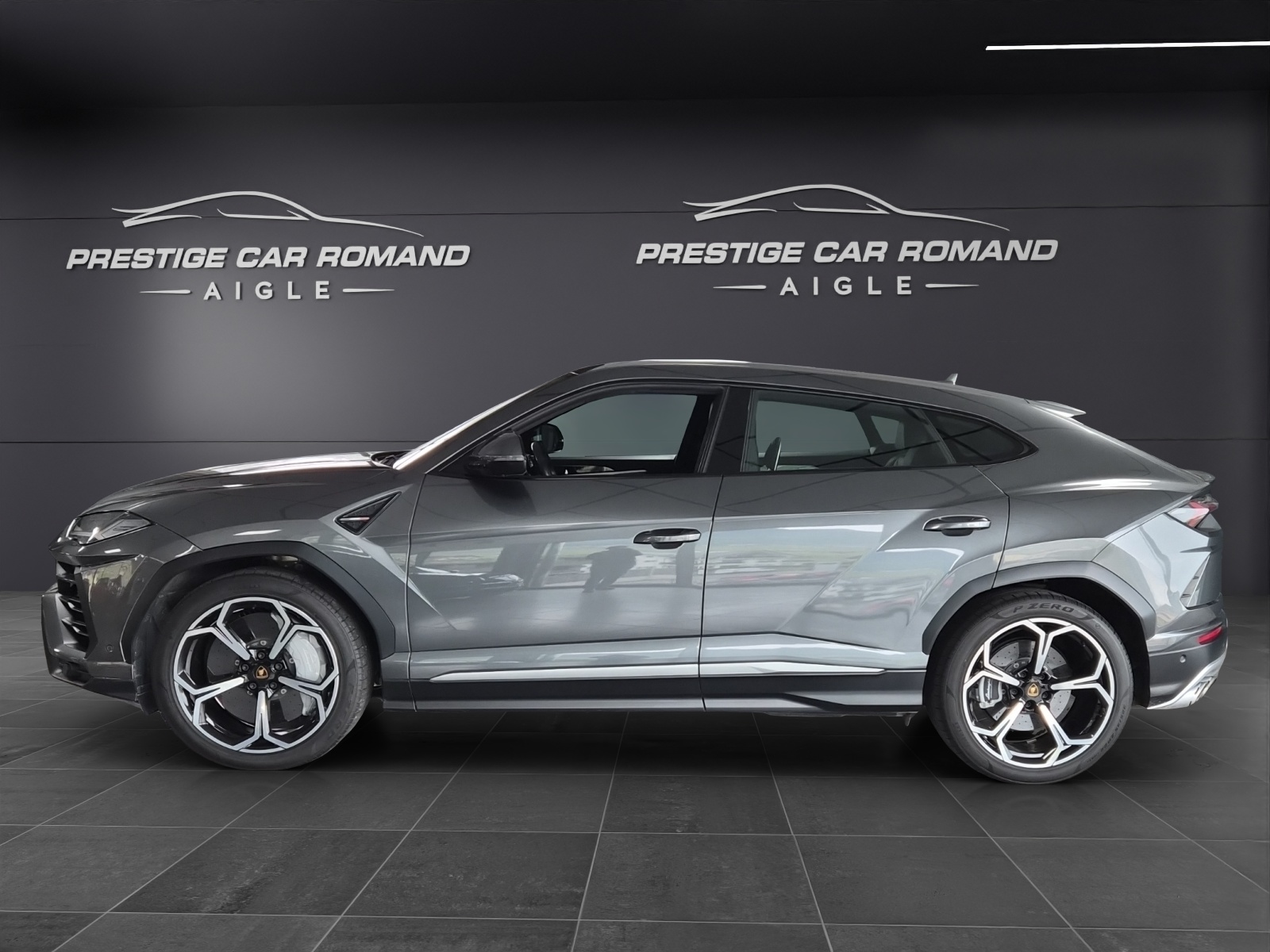 LAMBORGHINI Urus E-Gear-image-1