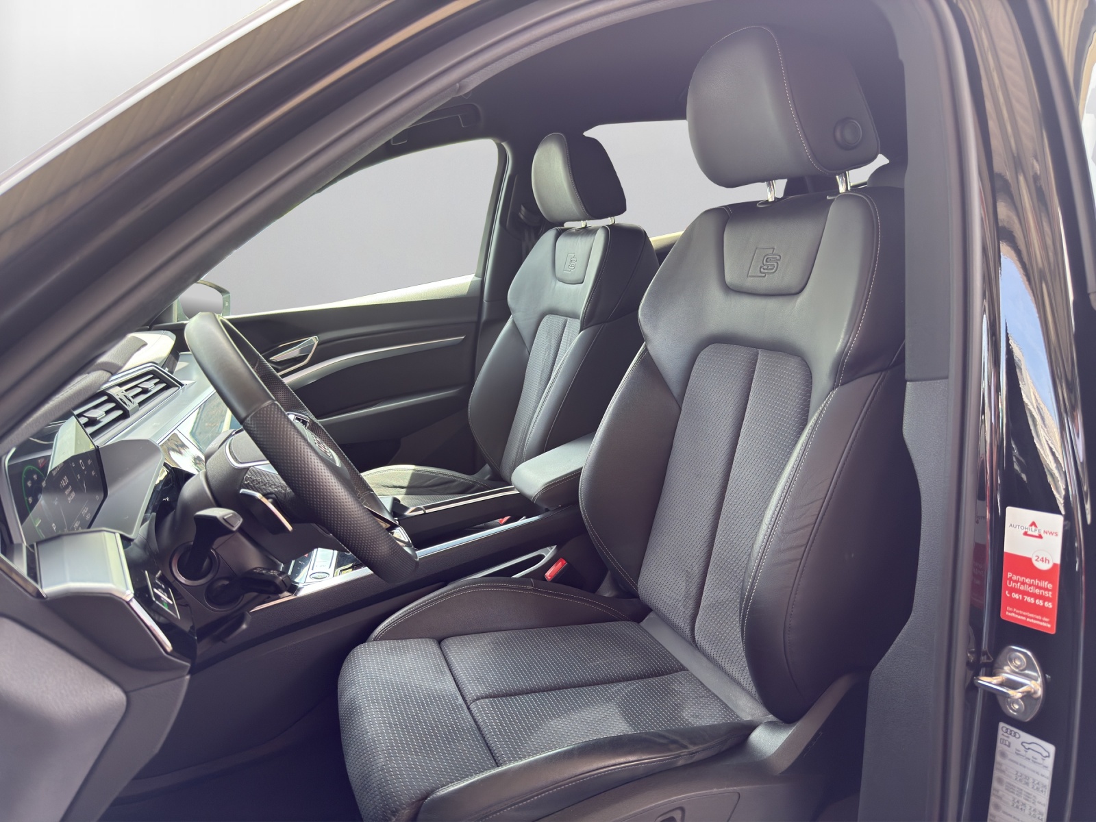 AUDI e-tron 55 Sportback S Line Black Edition quattro-image-9