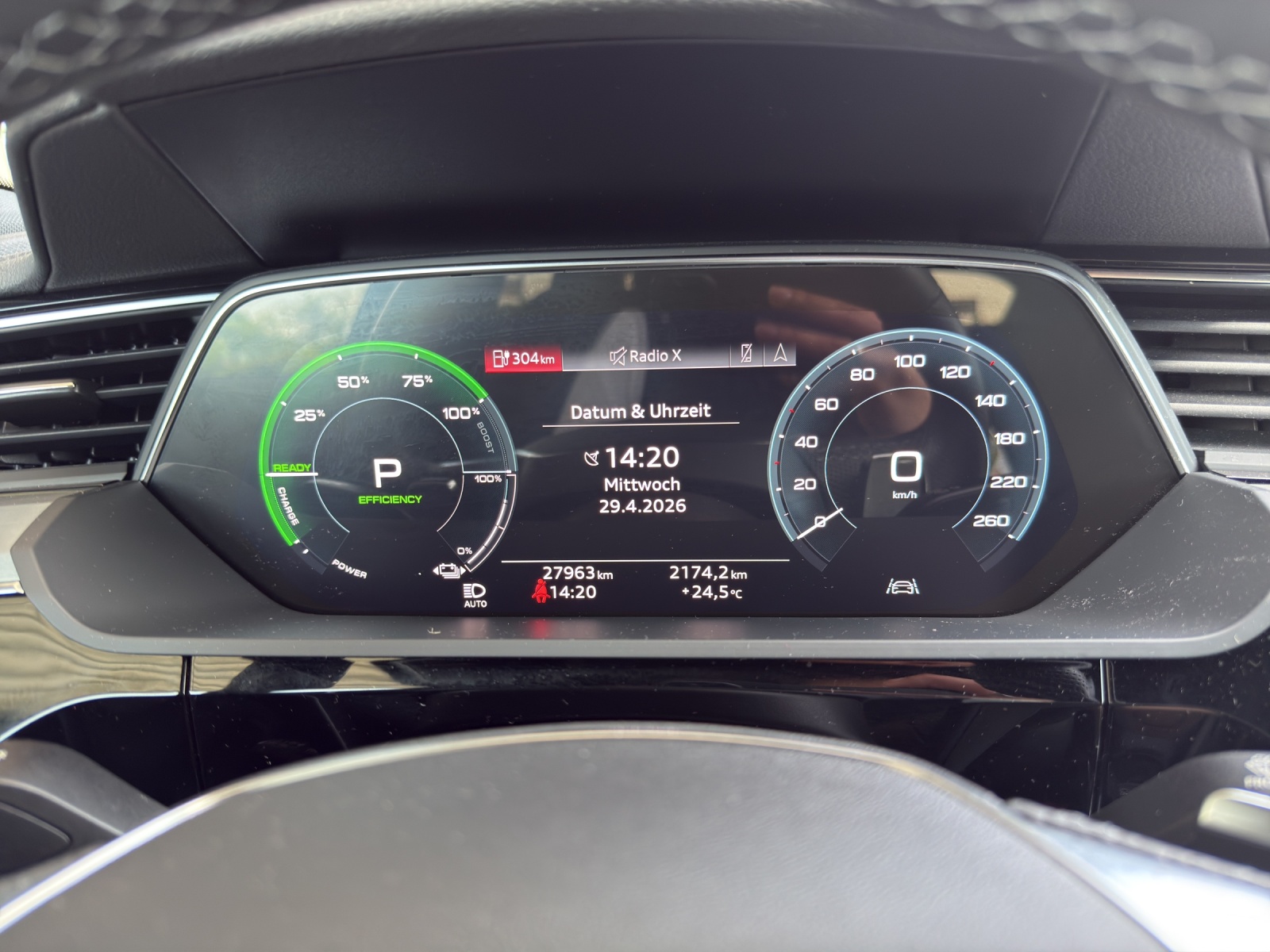 AUDI e-tron 55 Sportback S Line Black Edition quattro-image-7