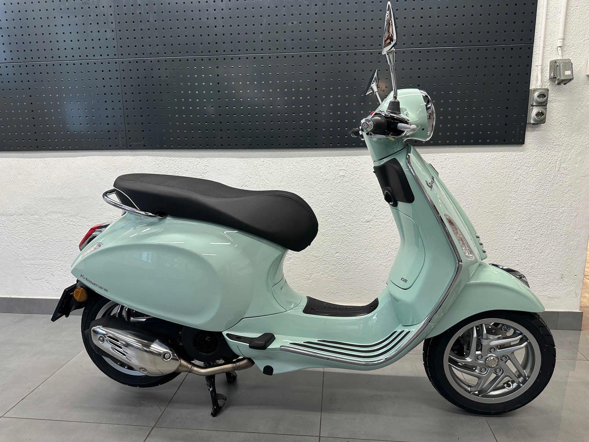 PIAGGIO Vespa Primavera 125 | Klassiker | Stilvoll | 125cc | Neu-showroom-element-3