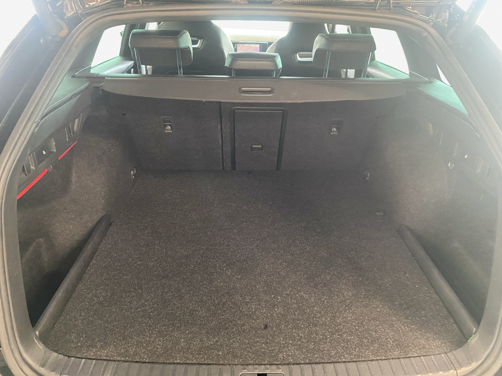 SKODA Octavia Combi 1.4 TSI PHEV DSG RS-image-13