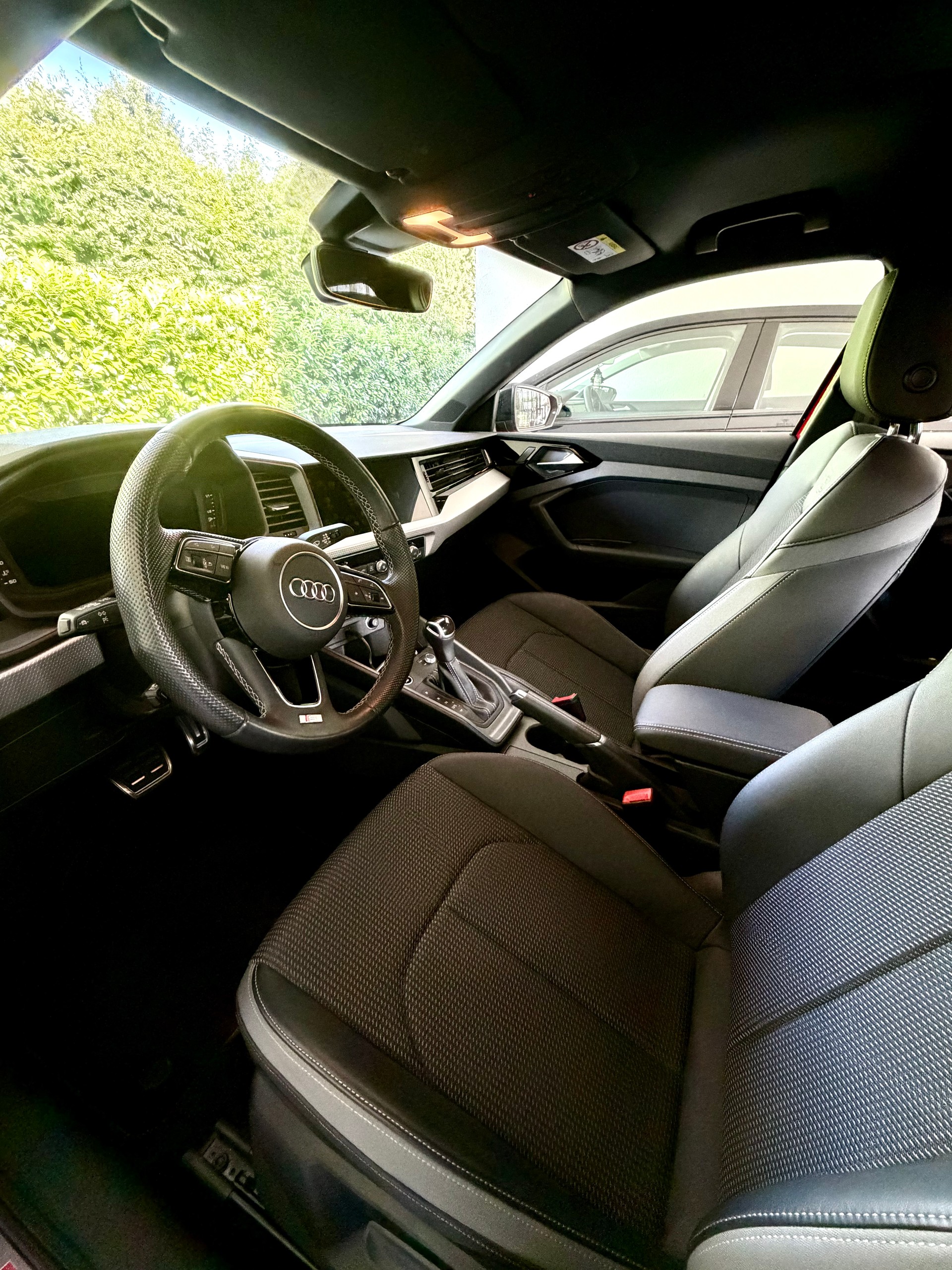 AUDI 1.0 30 TFSI Allstreet S-Tronic-image-4