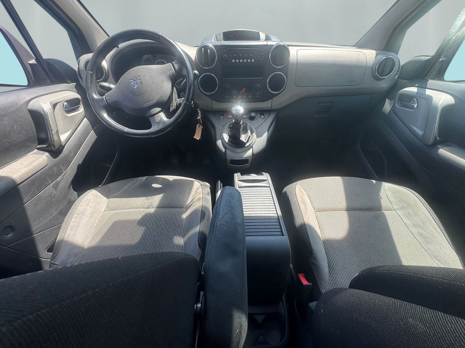 PEUGEOT Partner 1.6 HDI Trendy Clim (Pack)-image-12