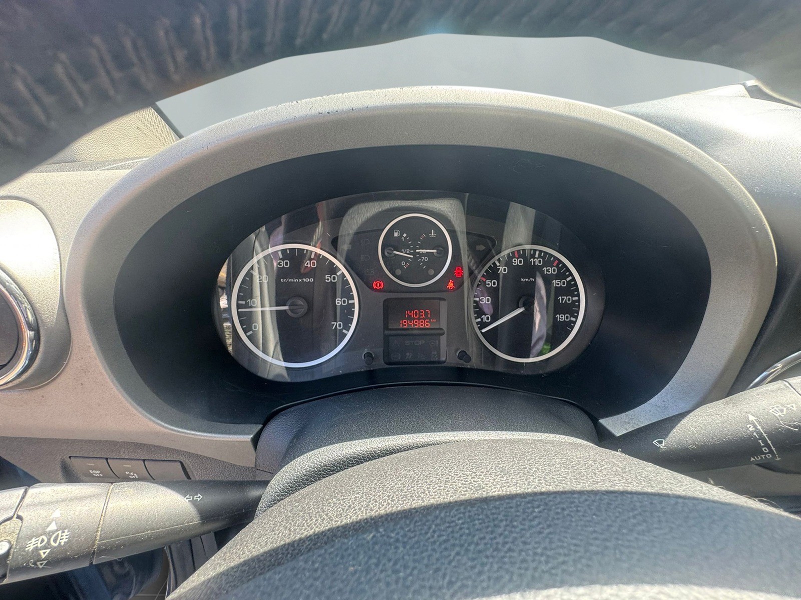 PEUGEOT Partner 1.6 HDI Trendy Clim (Pack)-image-11