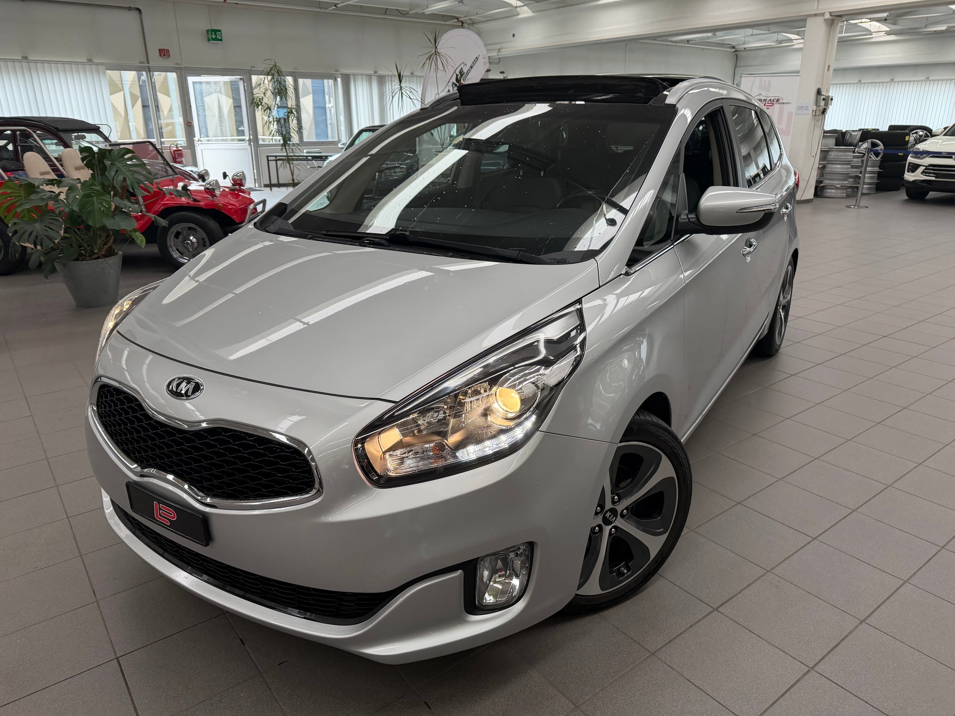 KIA Carens 1.7 CRDi Swiss Eco Edition DCT