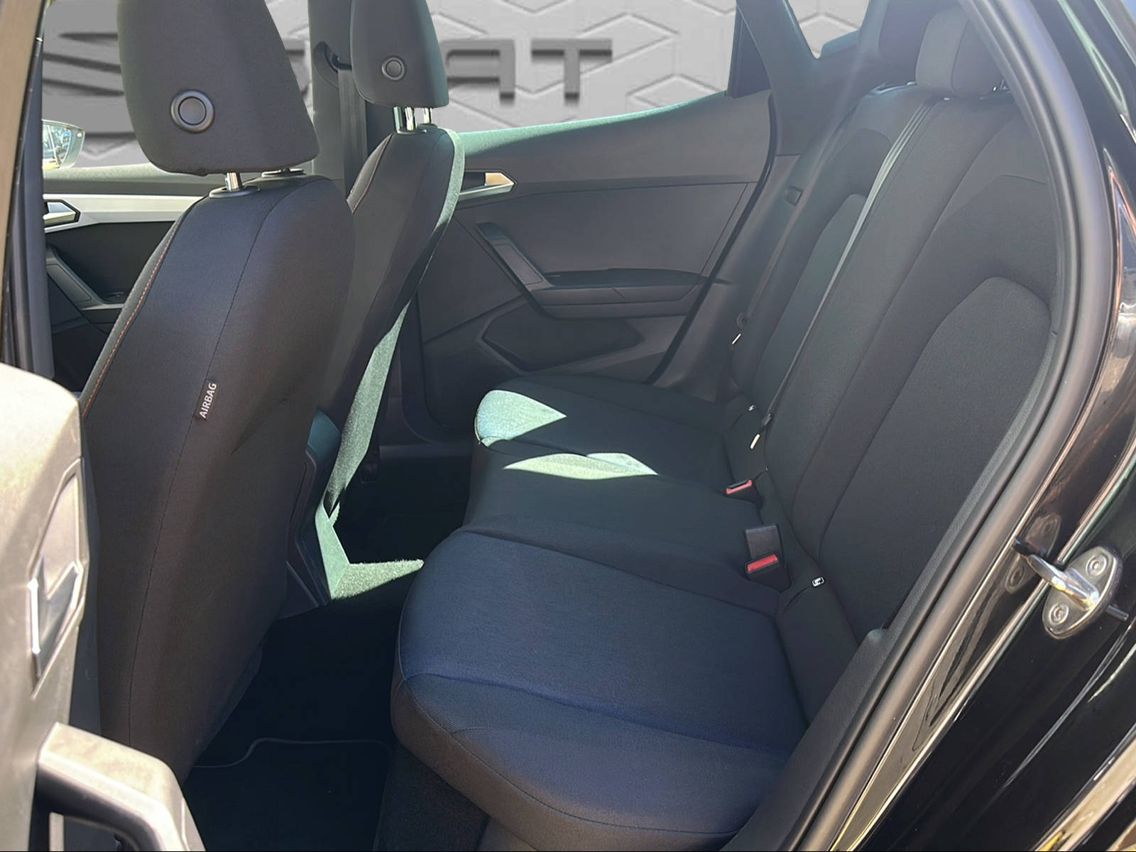 SEAT Arona 1.5 Eco TSI Hola FR DSG-image-15