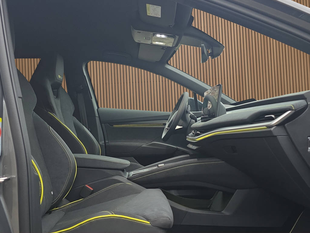 SKODA Elroq RS-MAXX 4x4-image-9
