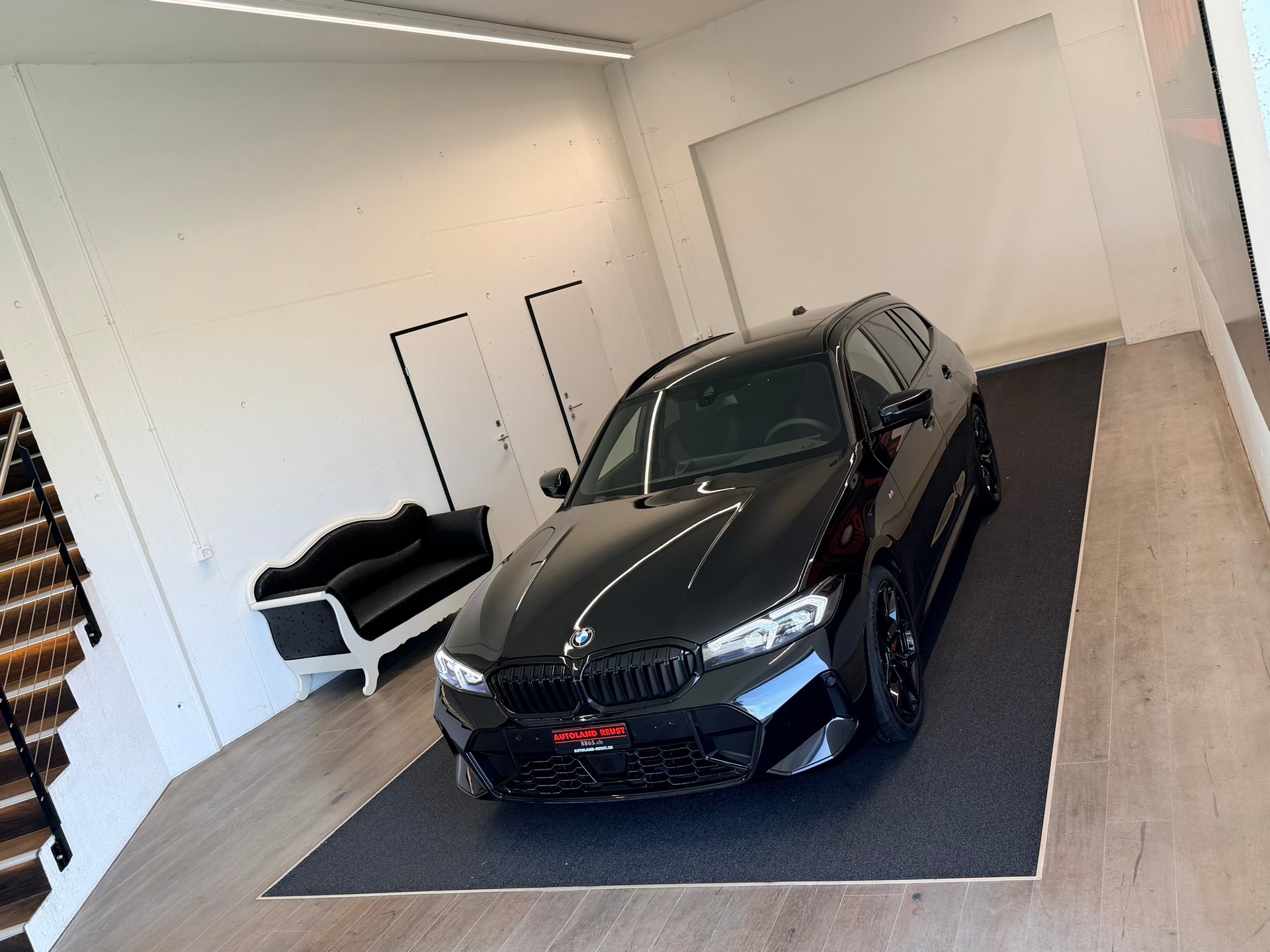 BMW 330i Touring xDrive Steptronic M Sport Pro-image-3