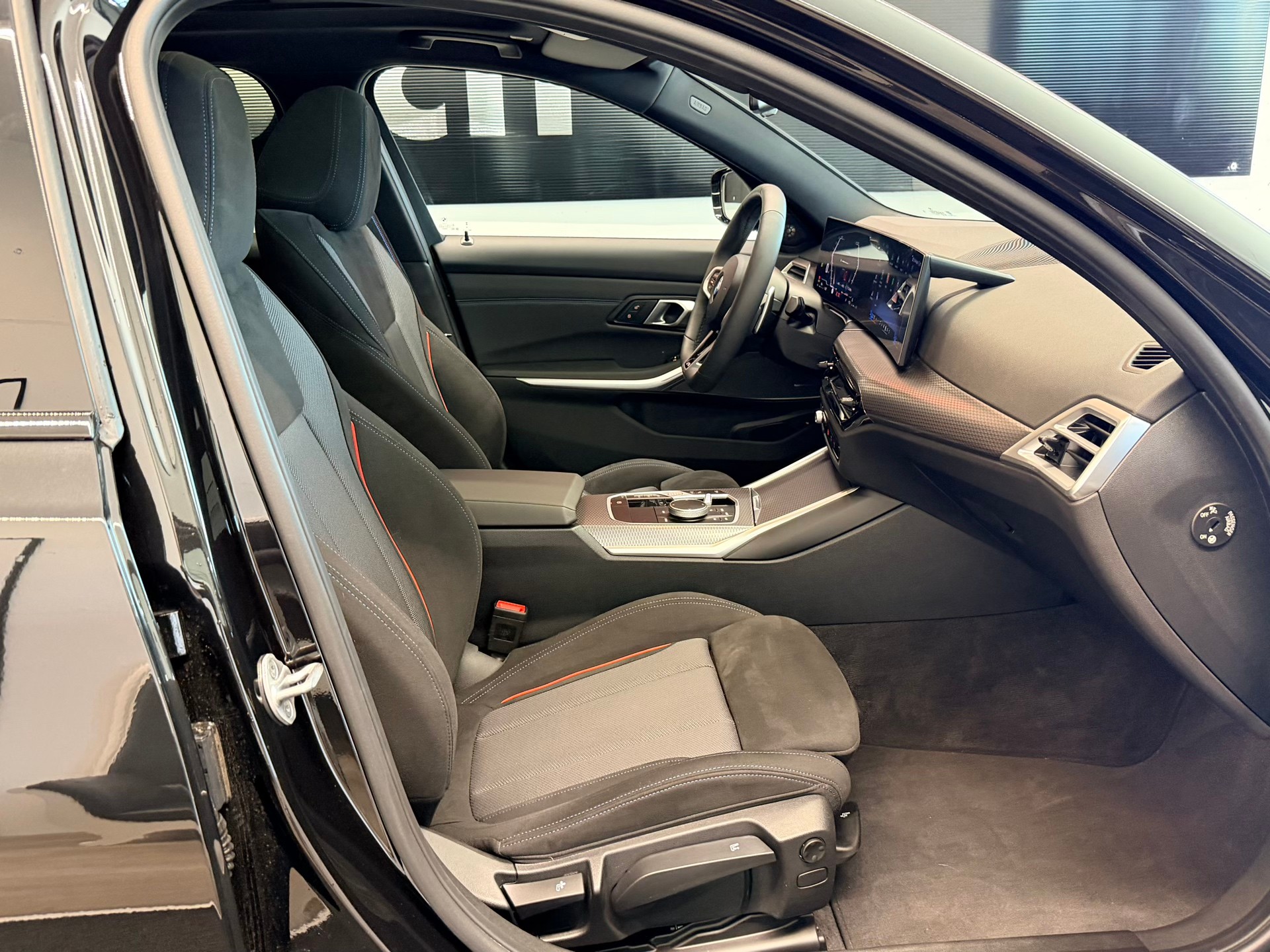 BMW 330i Touring xDrive Steptronic M Sport Pro-image-22