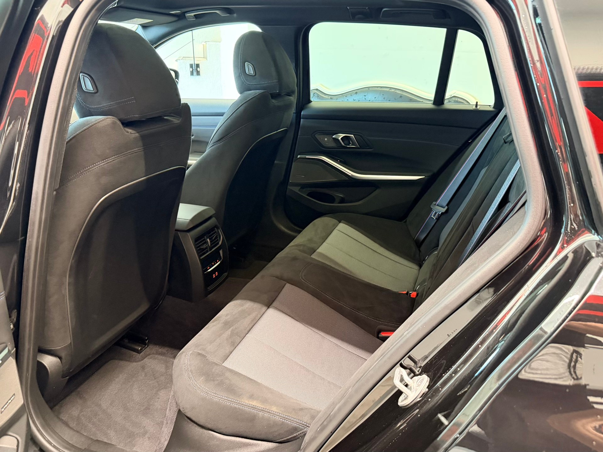 BMW 330i Touring xDrive Steptronic M Sport Pro-image-15