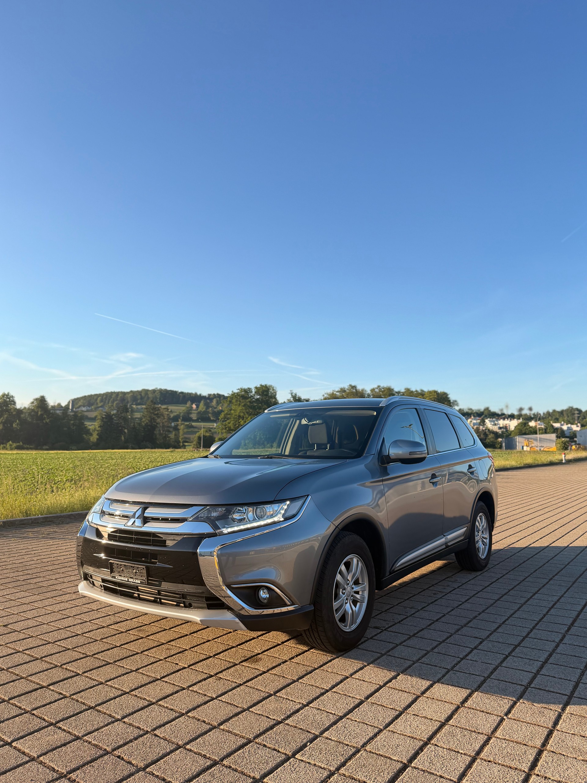 MITSUBISHI Outlander 2.2 DID Value 4WD AHK: 2000KG
