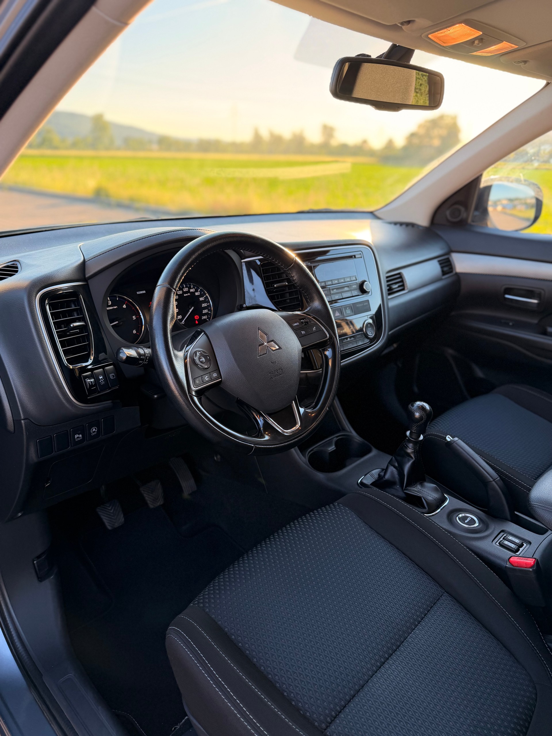 MITSUBISHI Outlander 2.2 DID Value 4WD AHK: 2000KG-image-16