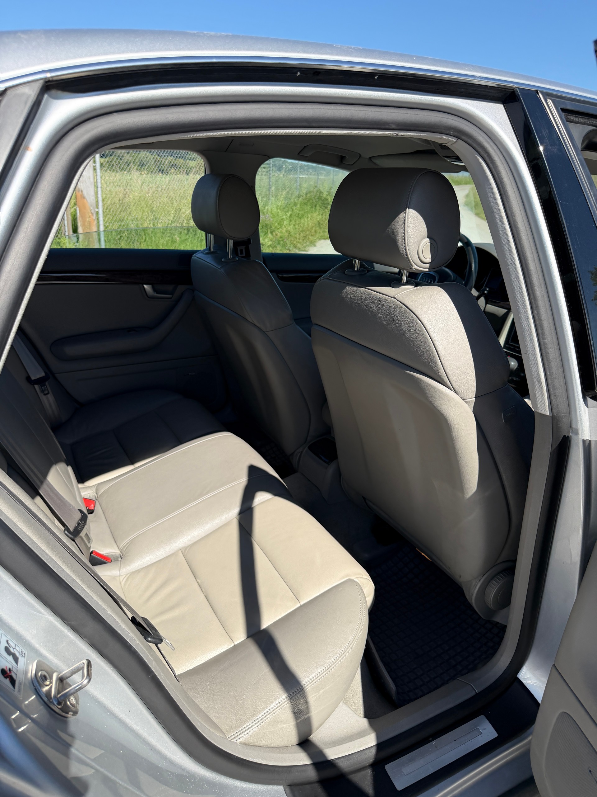 AUDI A4 Limousine 3.0 V6 TDI quattro-image-15