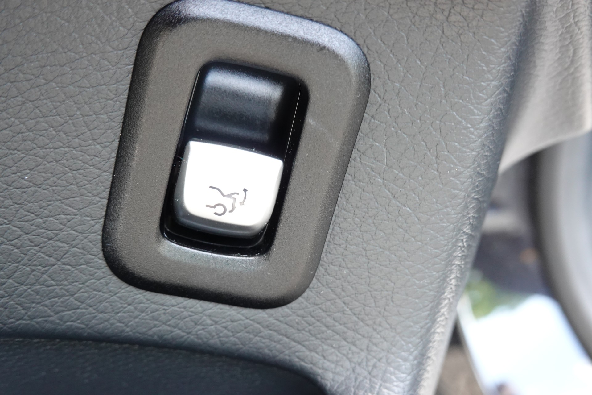 MERCEDES-BENZ GLC 43 AMG - " CH Auto * Toit Ouvrant * Sièges Electriques+Chauffant * GPS * Lumière Ambiance * Sièges chauffant arrière "-image-18