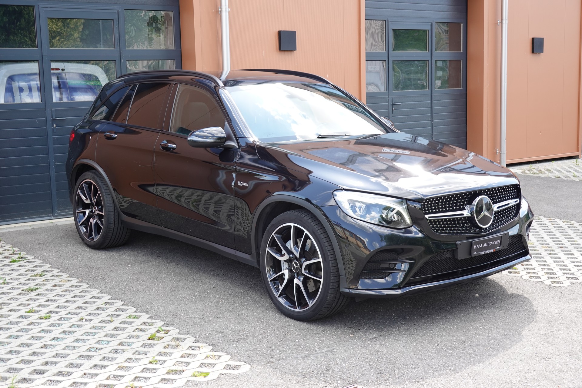 MERCEDES-BENZ GLC 43 AMG - " CH Auto * Toit Ouvrant * Sièges Electriques+Chauffant * GPS * Lumière Ambiance * Sièges chauffant arrière "-image-2