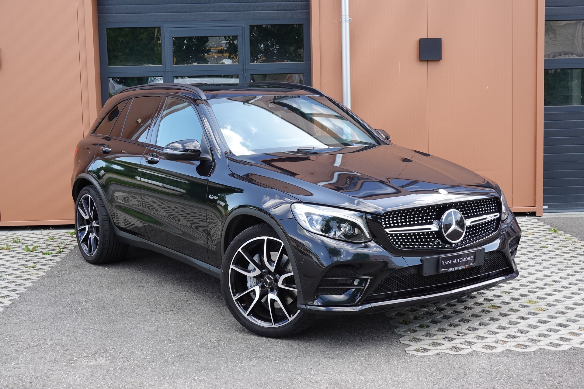 MERCEDES-BENZ GLC 43 AMG - " CH Auto * Toit Ouvrant * Sièges Electriques+Chauffant * GPS * Lumière Ambiance * Sièges chauffant arrière "-image-0