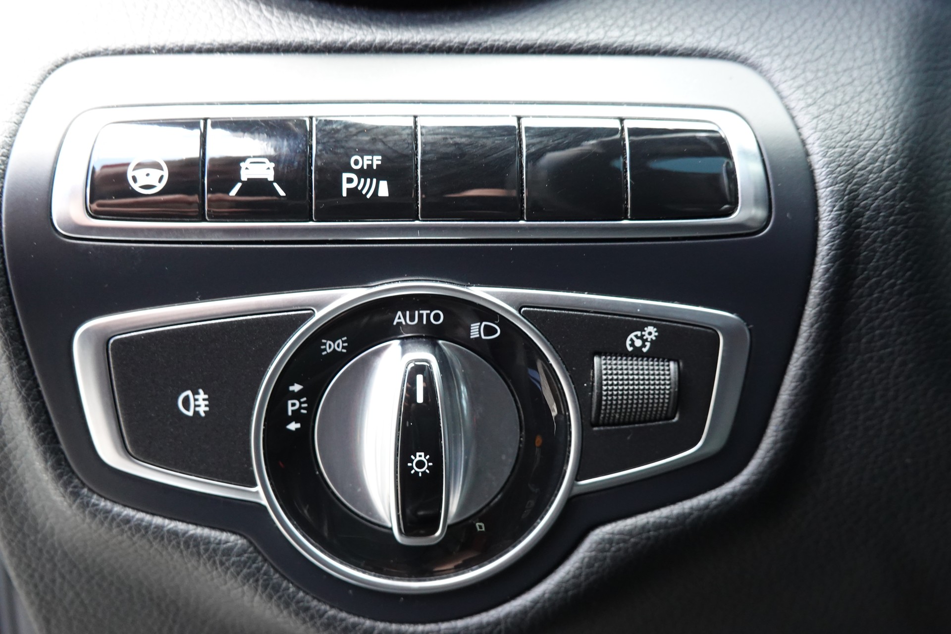 MERCEDES-BENZ GLC 43 AMG - " CH Auto * Toit Ouvrant * Sièges Electriques+Chauffant * GPS * Lumière Ambiance * Sièges chauffant arrière "-image-13