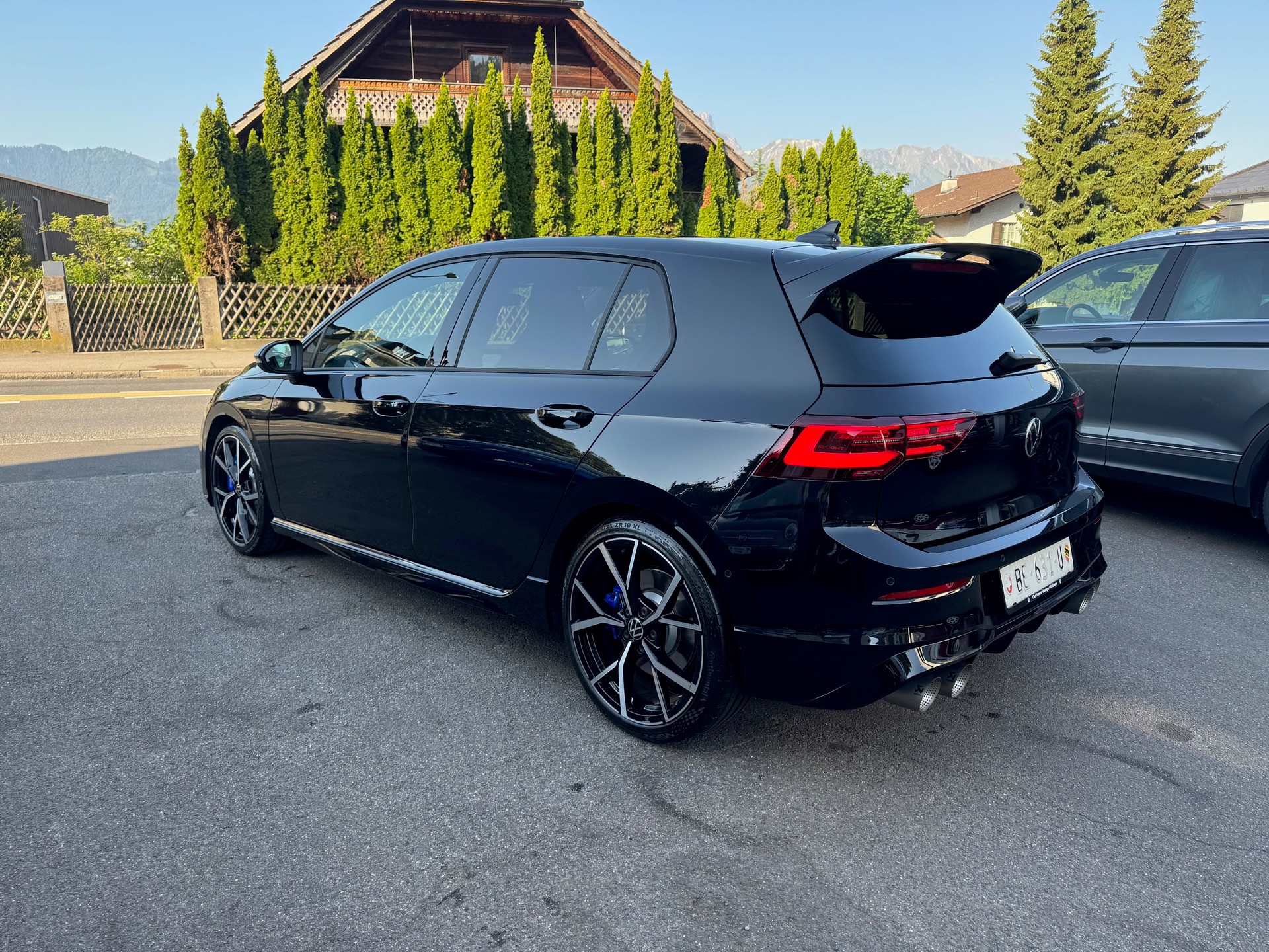 VW Golf 2.0 TSI R DSG 4Motion-image-6