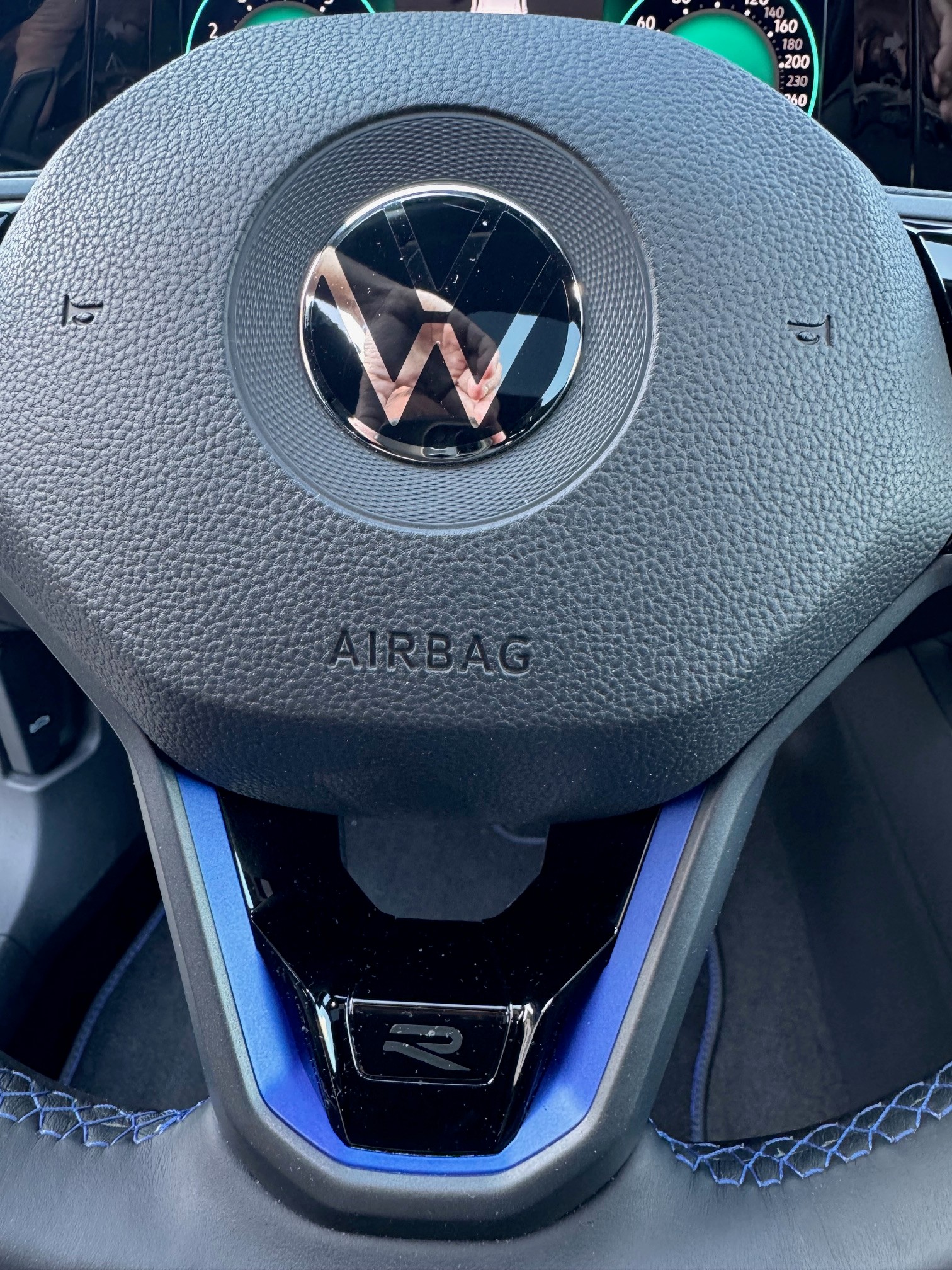 VW Golf 2.0 TSI R DSG 4Motion-image-30