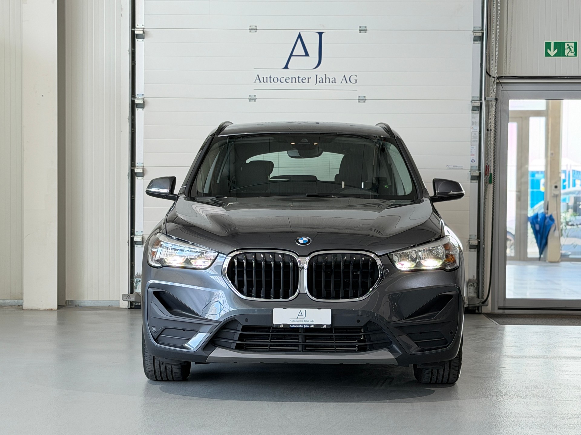BMW X1 xDrive 25e Steptronic (CH) inkl. Gratis-Service (BMW)-showroom-element-3