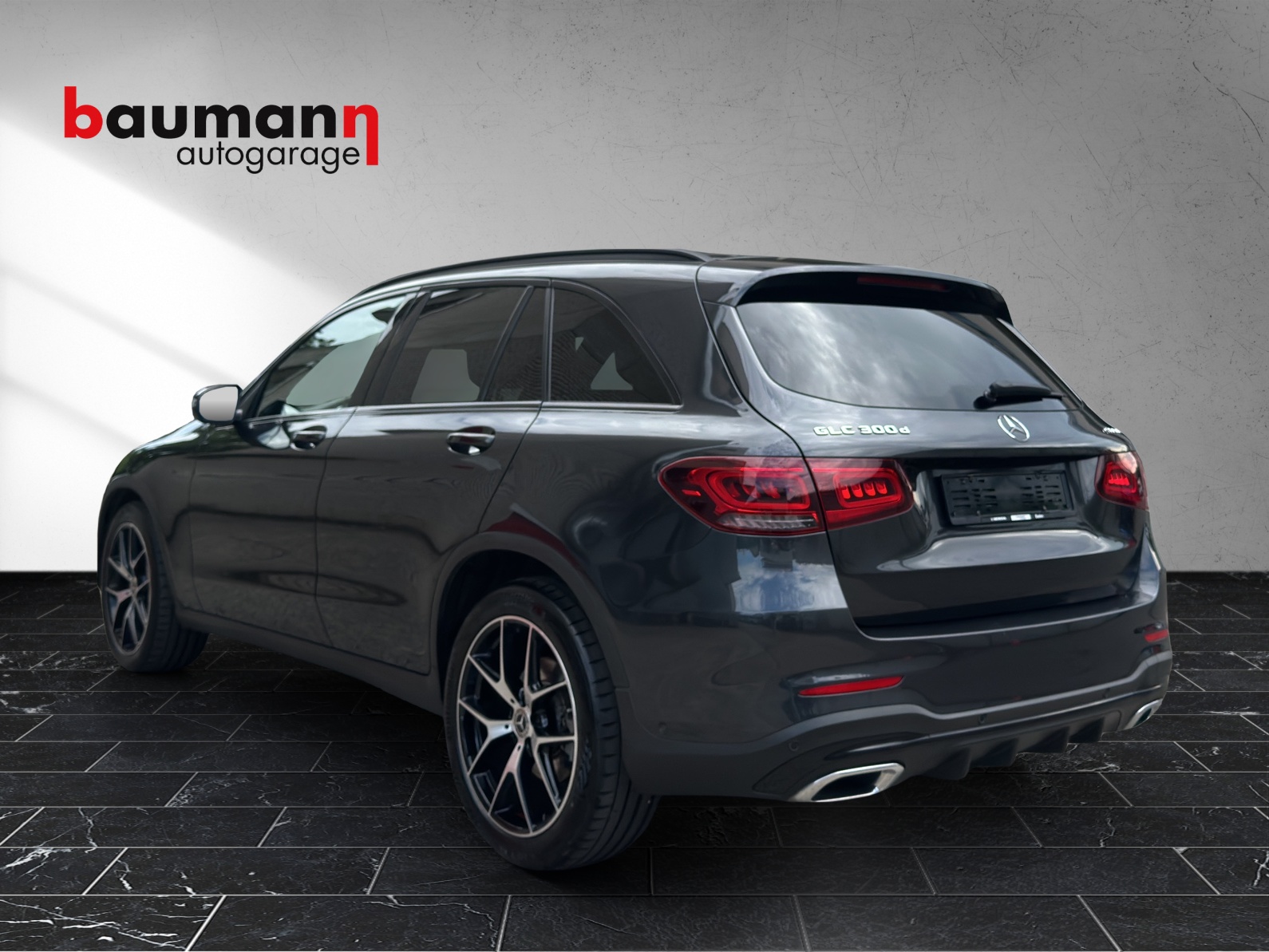 MERCEDES-BENZ GLC 300 d AMG Line 4Matic 9G-Tronic-showroom-element-3