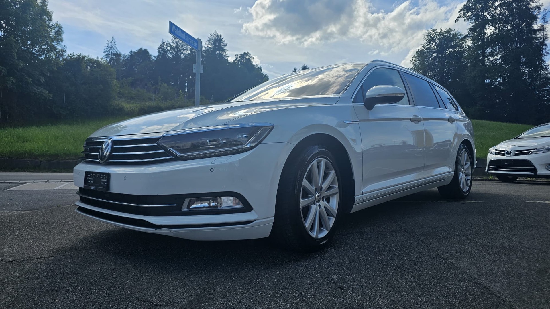 VW Passat Variant 2.0 TDI BMT Comfortline DSG 4Motion-image-1