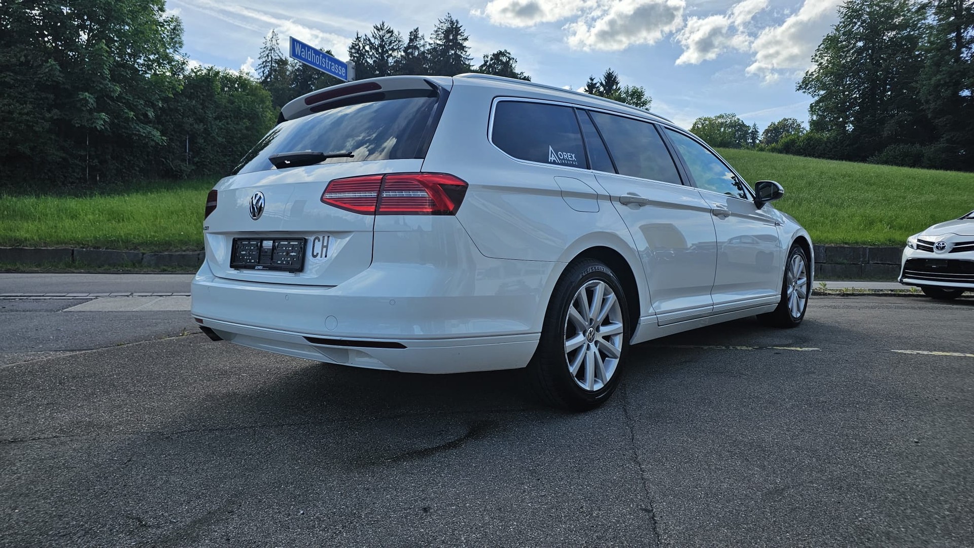 VW Passat Variant 2.0 TDI BMT Comfortline DSG 4Motion-image-3