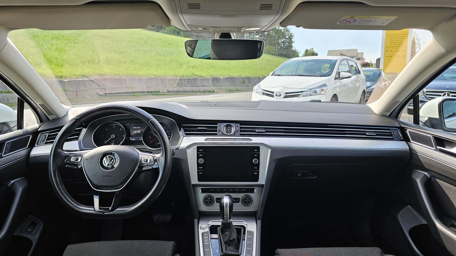 VW Passat Variant 2.0 TDI BMT Comfortline DSG 4Motion-image-4