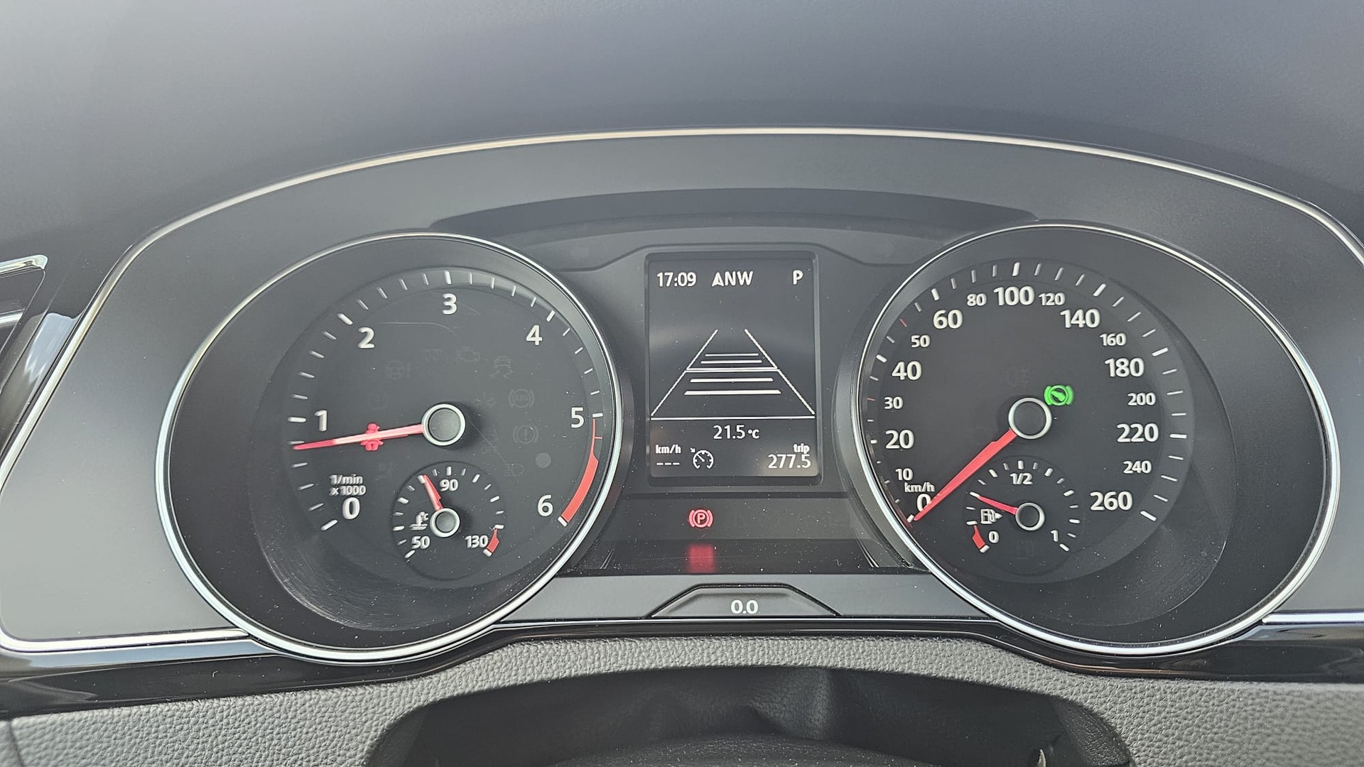 VW Passat Variant 2.0 TDI BMT Comfortline DSG 4Motion-image-5