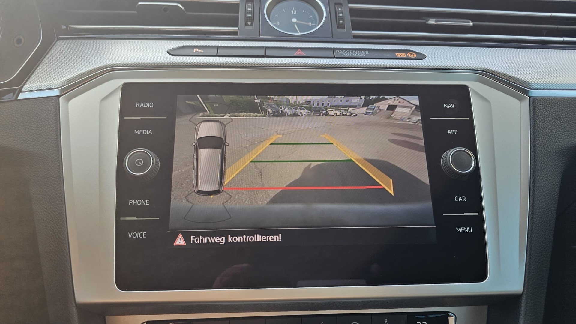 VW Passat Variant 2.0 TDI BMT Comfortline DSG 4Motion-image-8
