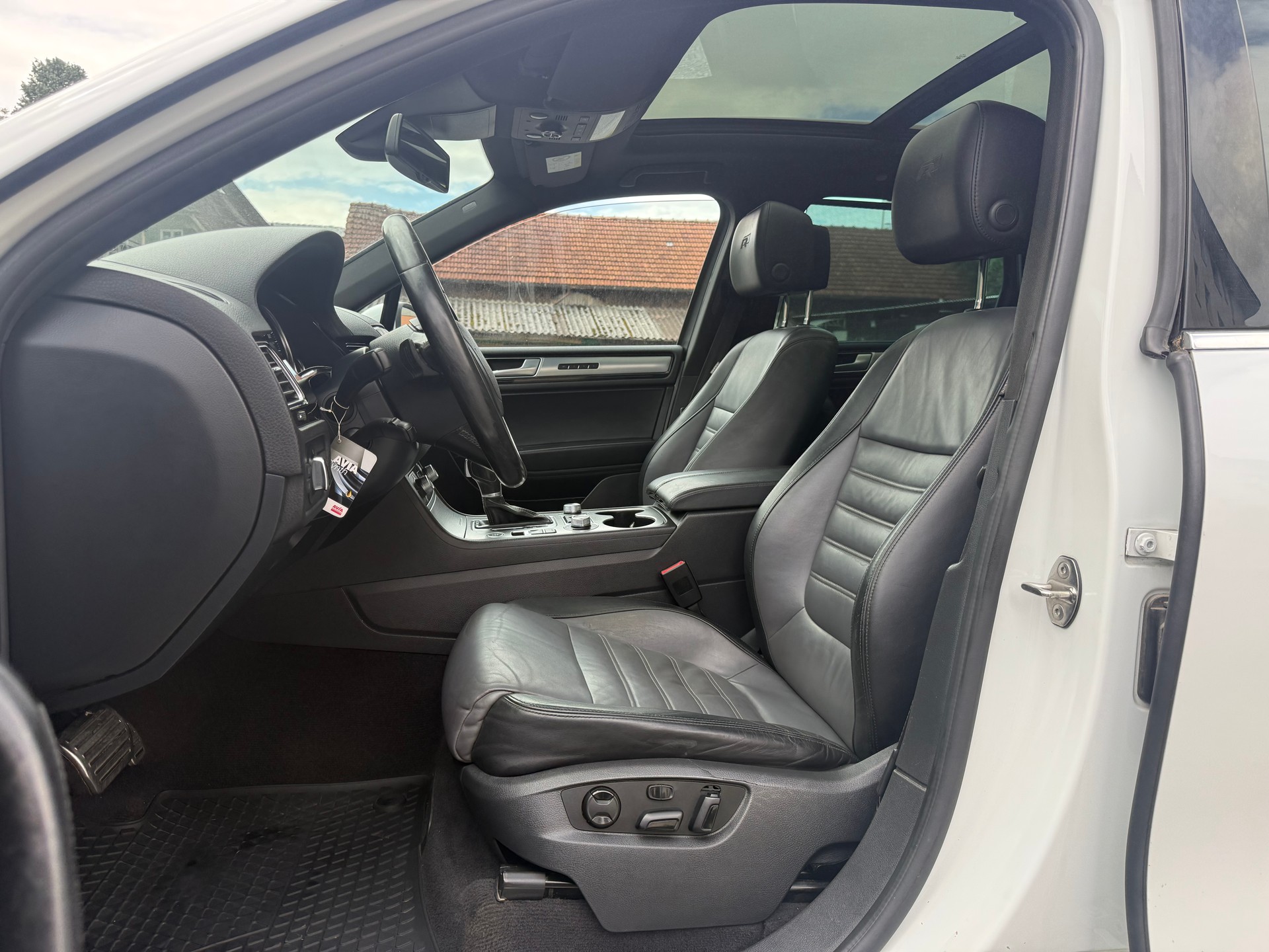 VW Touareg 3.0 TDI BMT Peak Tiptronic-image-5