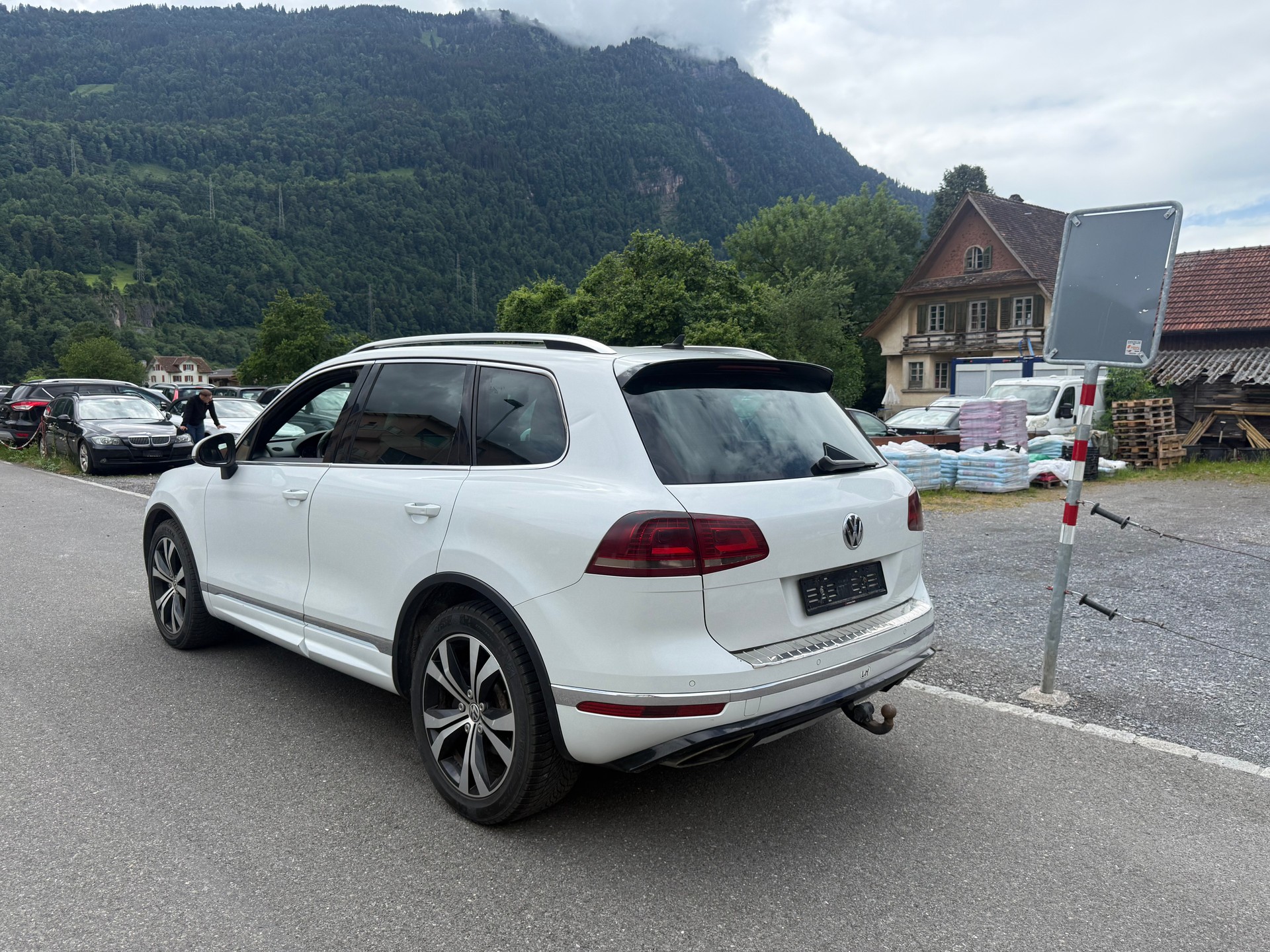 VW Touareg 3.0 TDI BMT Peak Tiptronic-image-2