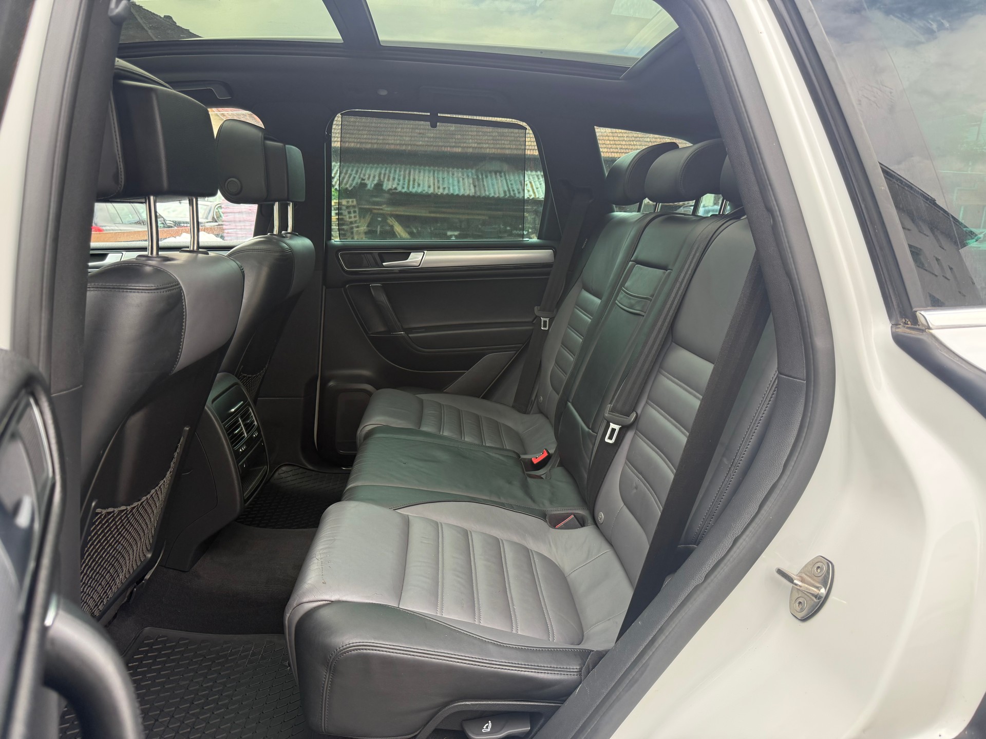 VW Touareg 3.0 TDI BMT Peak Tiptronic-image-4
