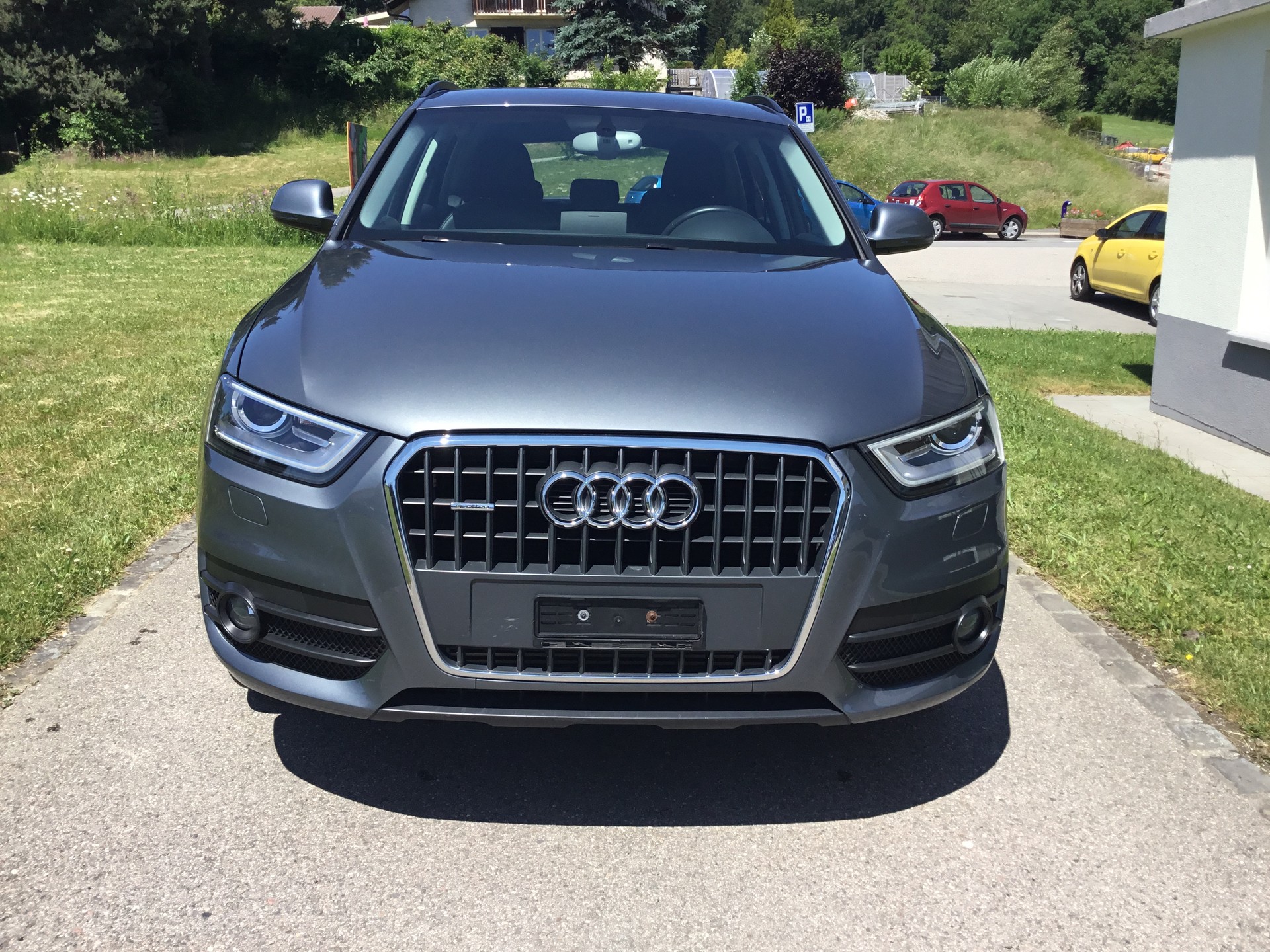 AUDI Q3 2.0 TFSI quattro S-tronic-image-2
