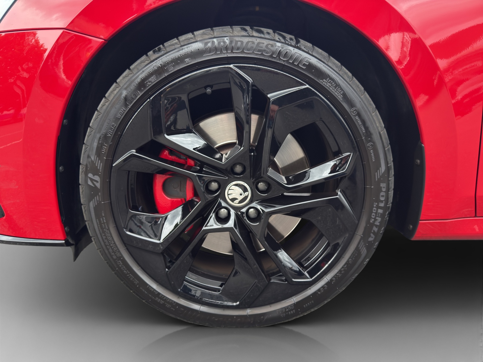 SKODA Octavia Combi 2.0 TSI DSG RS-image-13