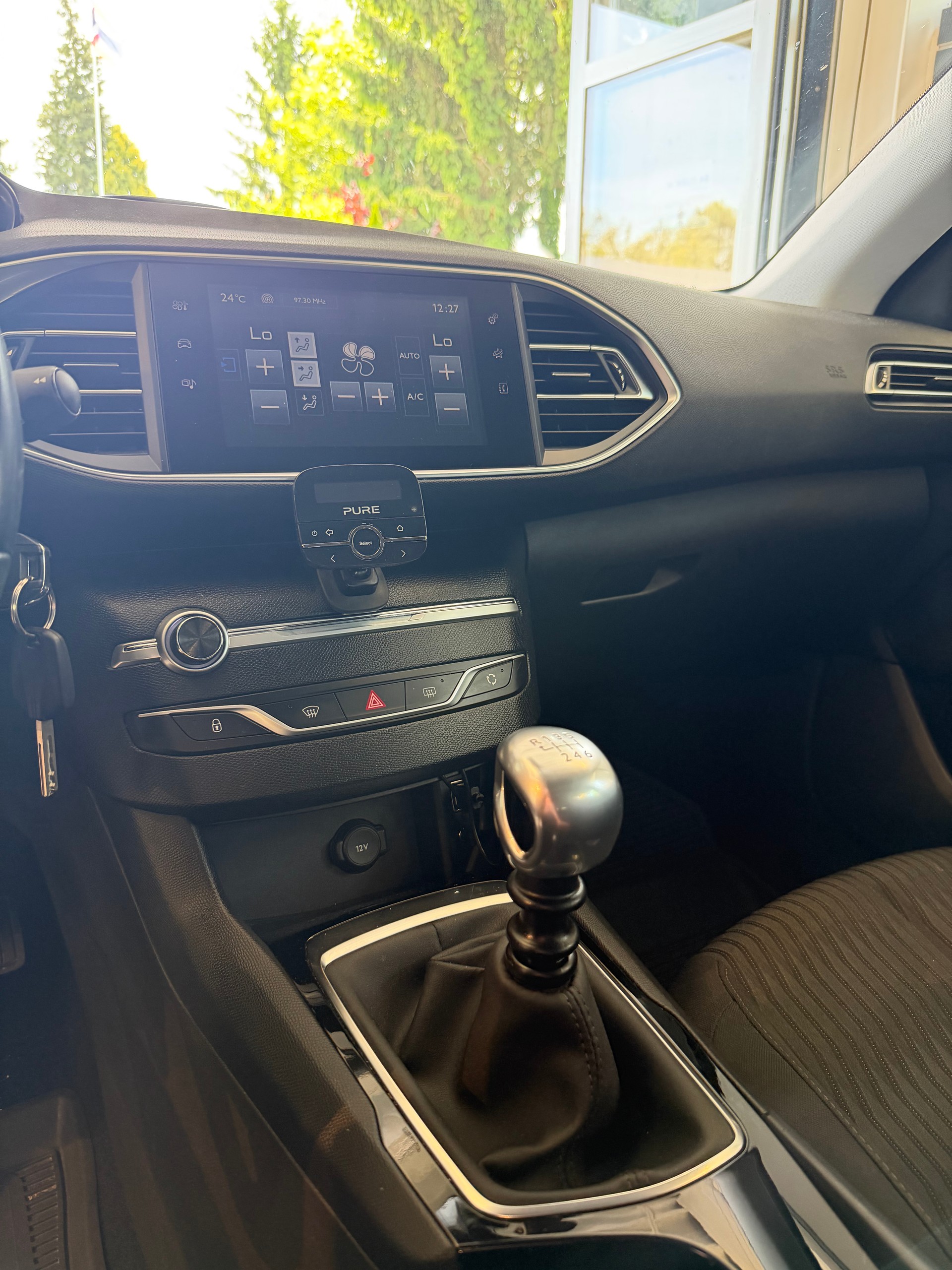PEUGEOT 308 SW 1.2 THP Allure-image-15