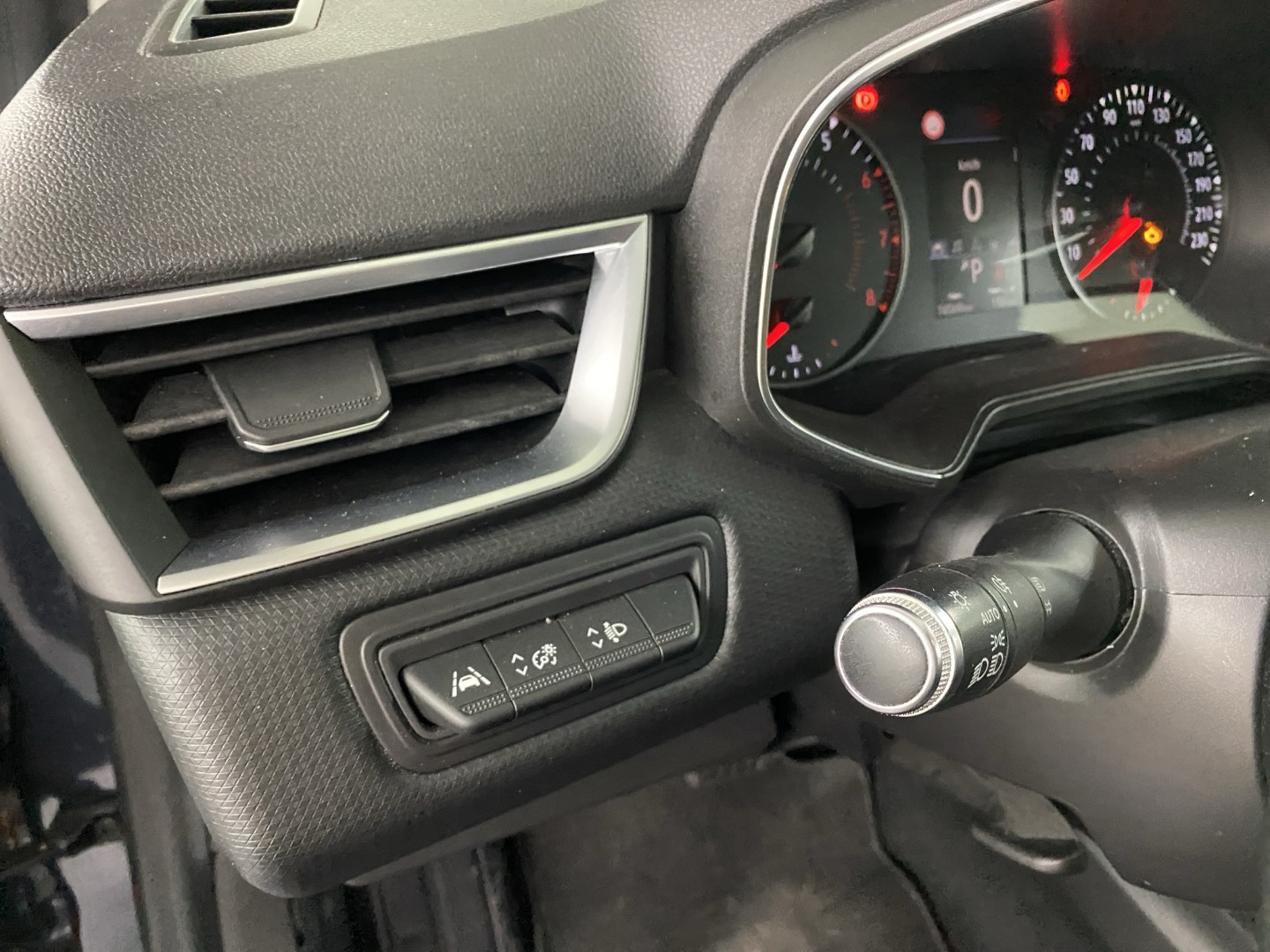 RENAULT Clio 1.0 Zen CVT-image-16