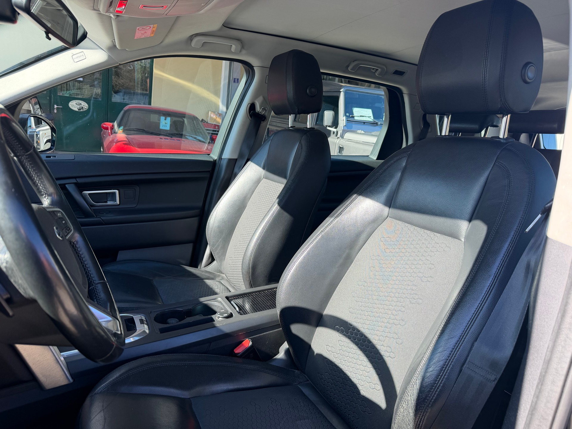 LAND ROVER Discovery Sport 2.0 TD4 Pure AT9-image-10
