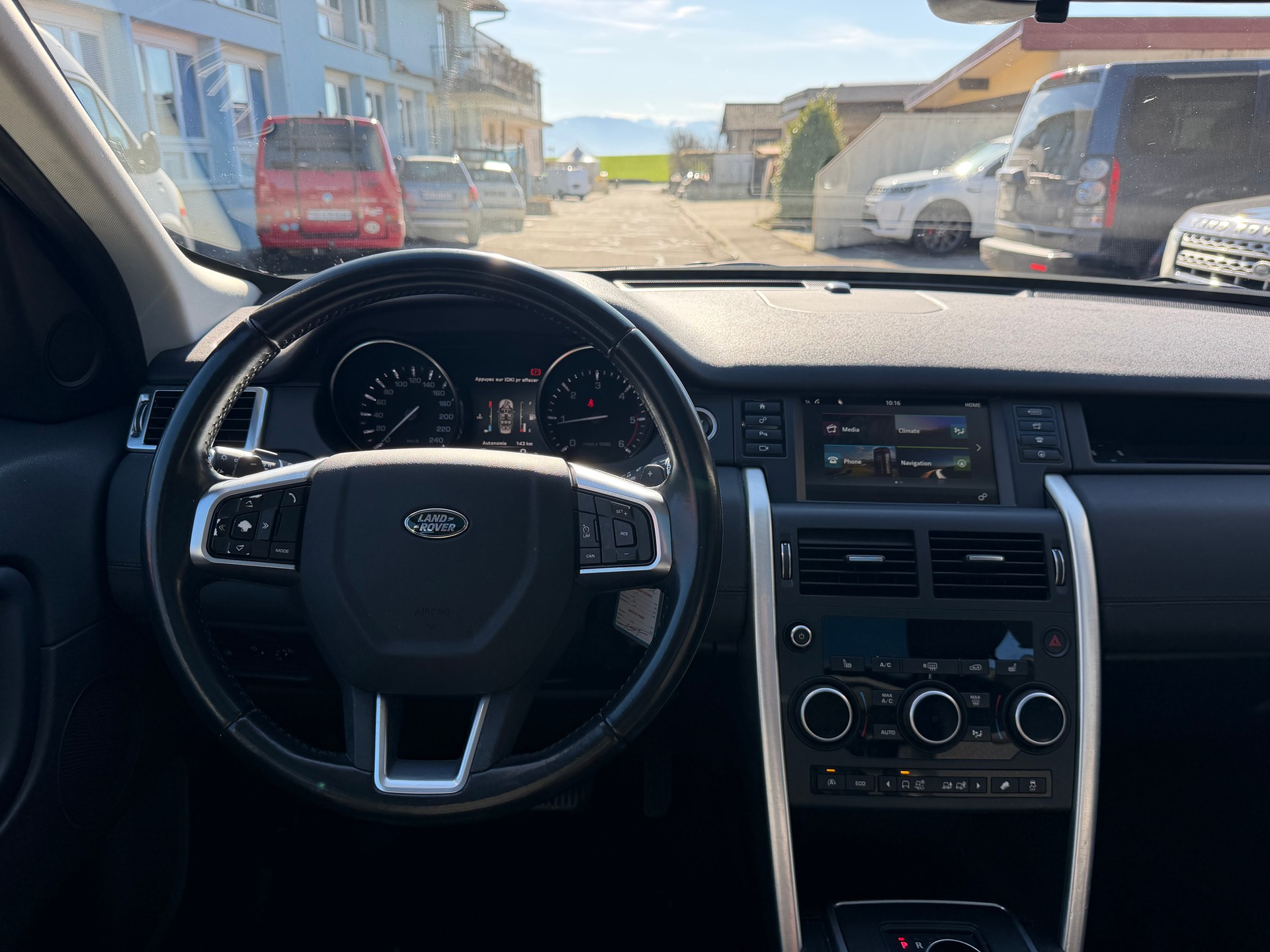 LAND ROVER Discovery Sport 2.0 TD4 Pure AT9-image-12