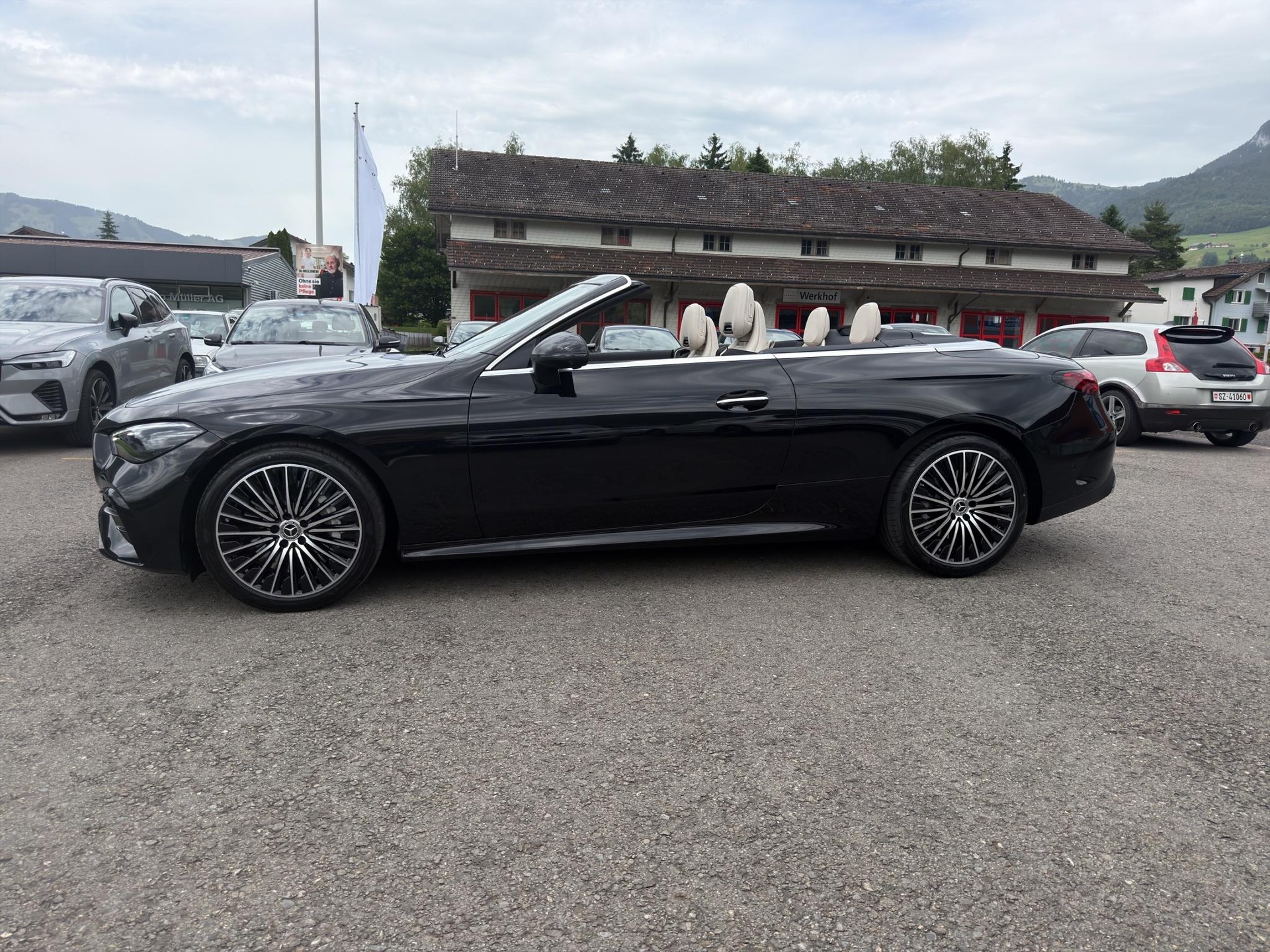 MERCEDES-BENZ CLE 450 AMG Line 4matic Cabriolet-image-19