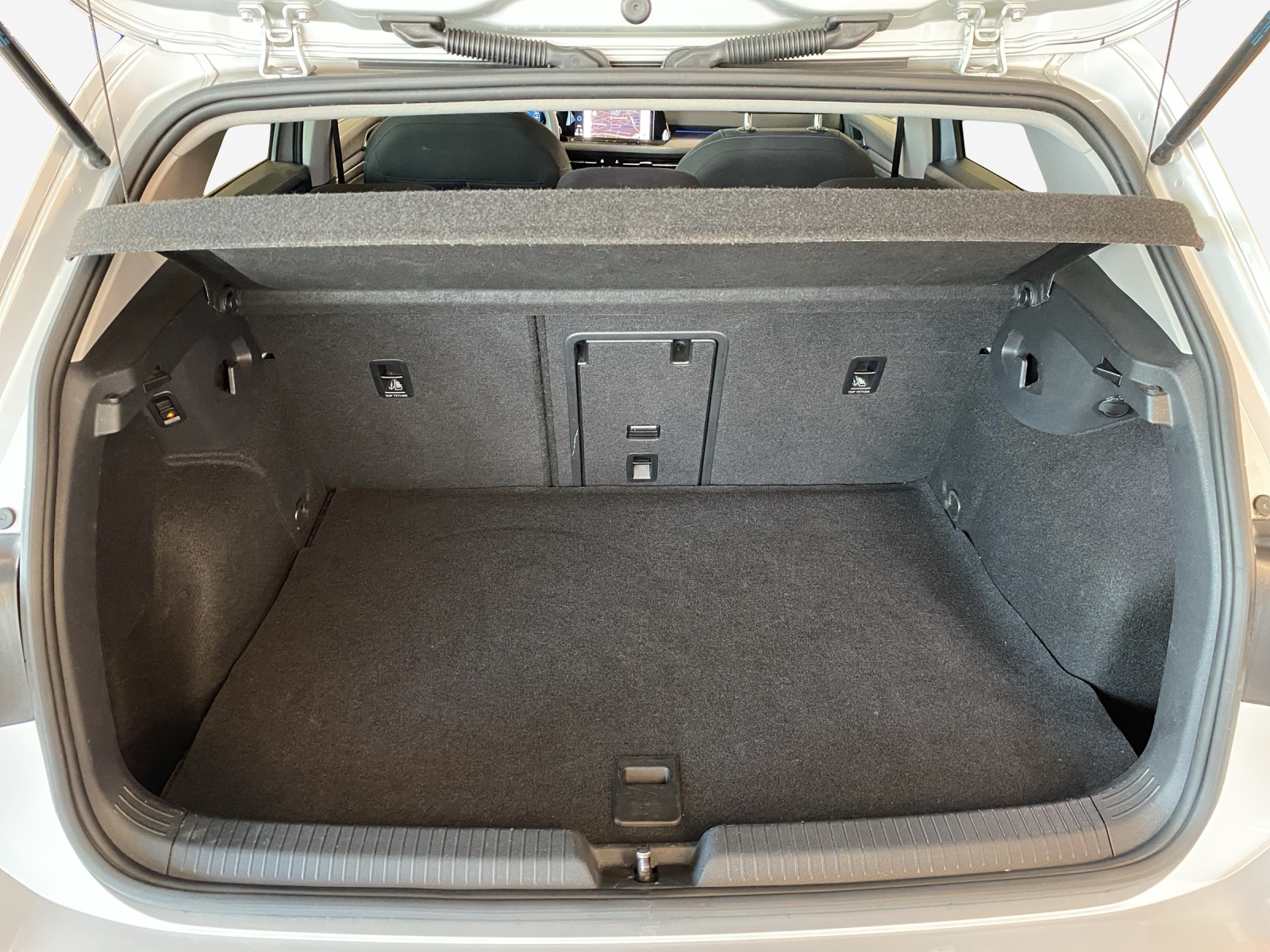 VW Golf 1.4 TSI PHEV Selection-image-13