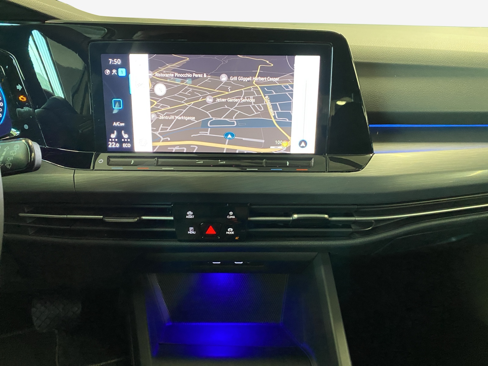 VW Golf 1.4 TSI PHEV Selection-image-11